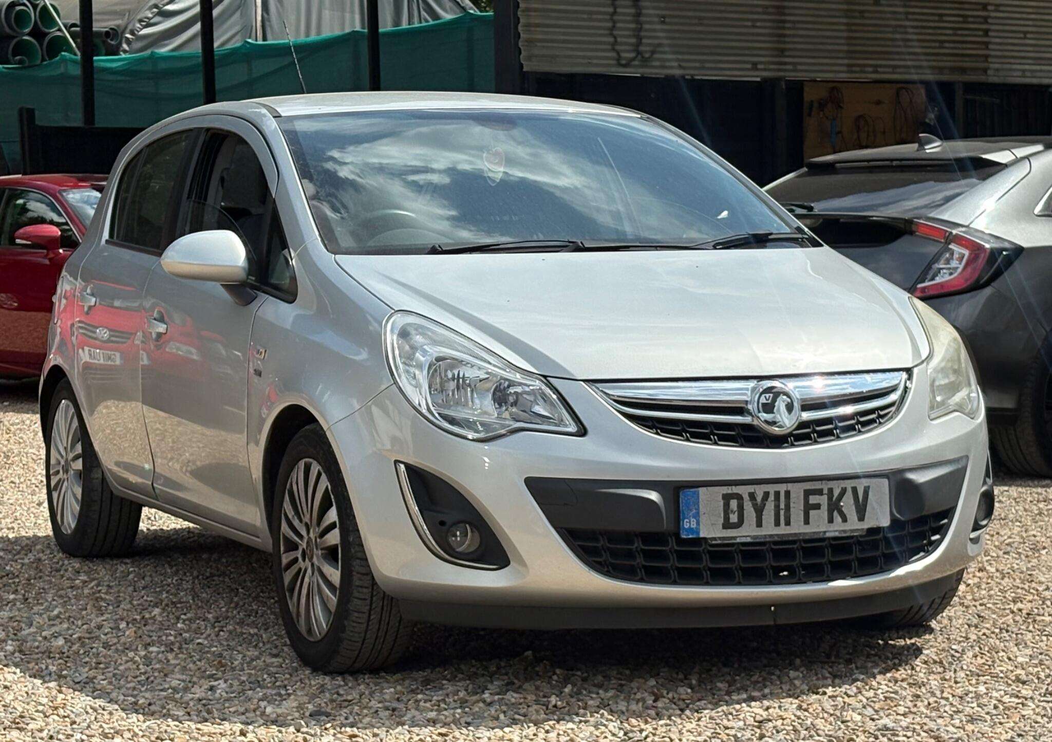A 2011 VAUXHALL CORSA 1.4 16V SE Euro 5 5dr A 2011 VAUXHALL CORSA 1.4 16V SE Euro 5 5dr
