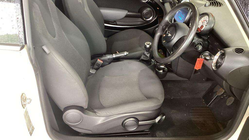 2011 MINI HATCH 2011 MINI HATCH