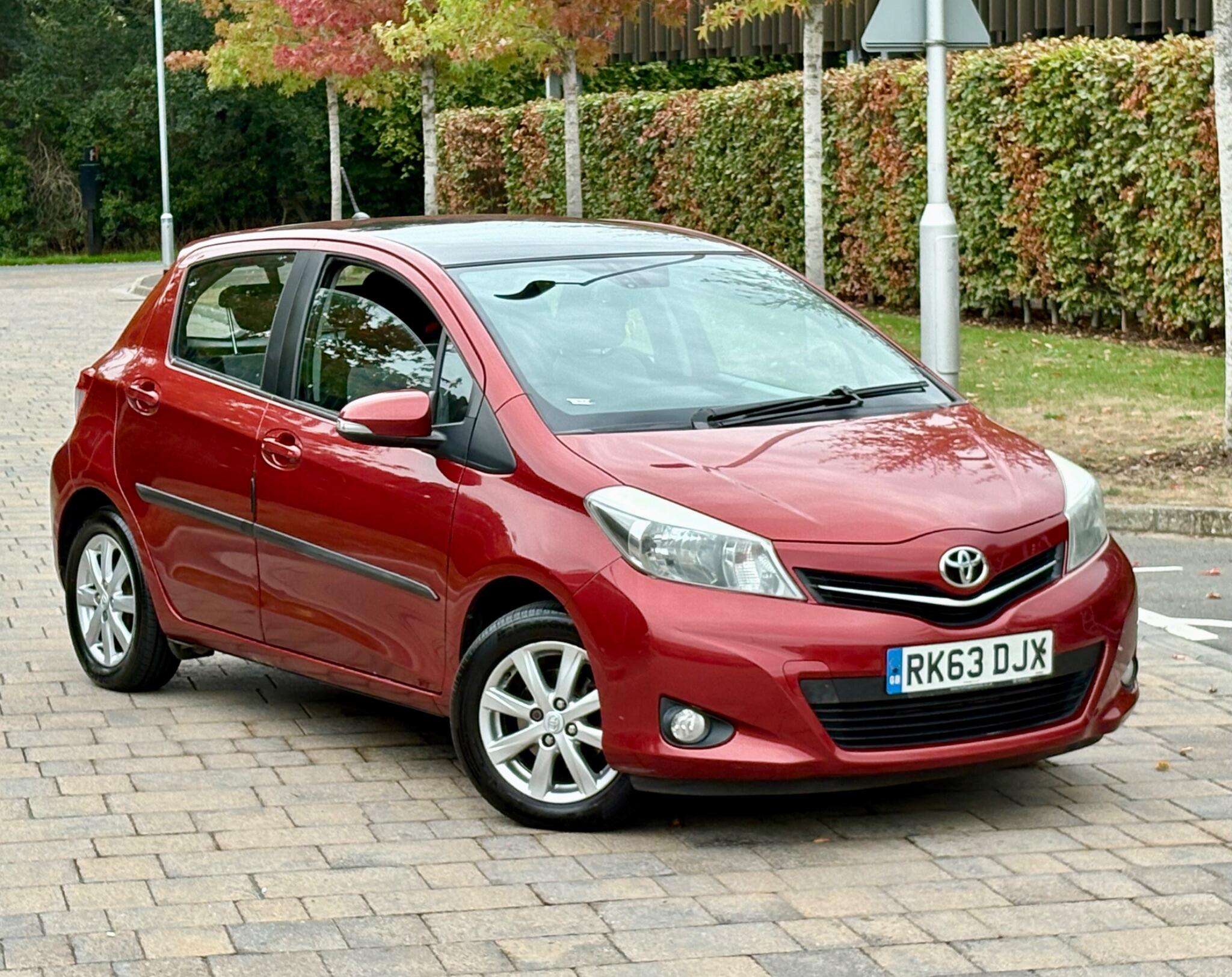 A 2013 TOYOTA YARIS 1.33 Dual VVT-i T Spirit Euro 5 5dr A 2013 TOYOTA YARIS 1.33 Dual VVT-i T Spirit Euro 5 5dr