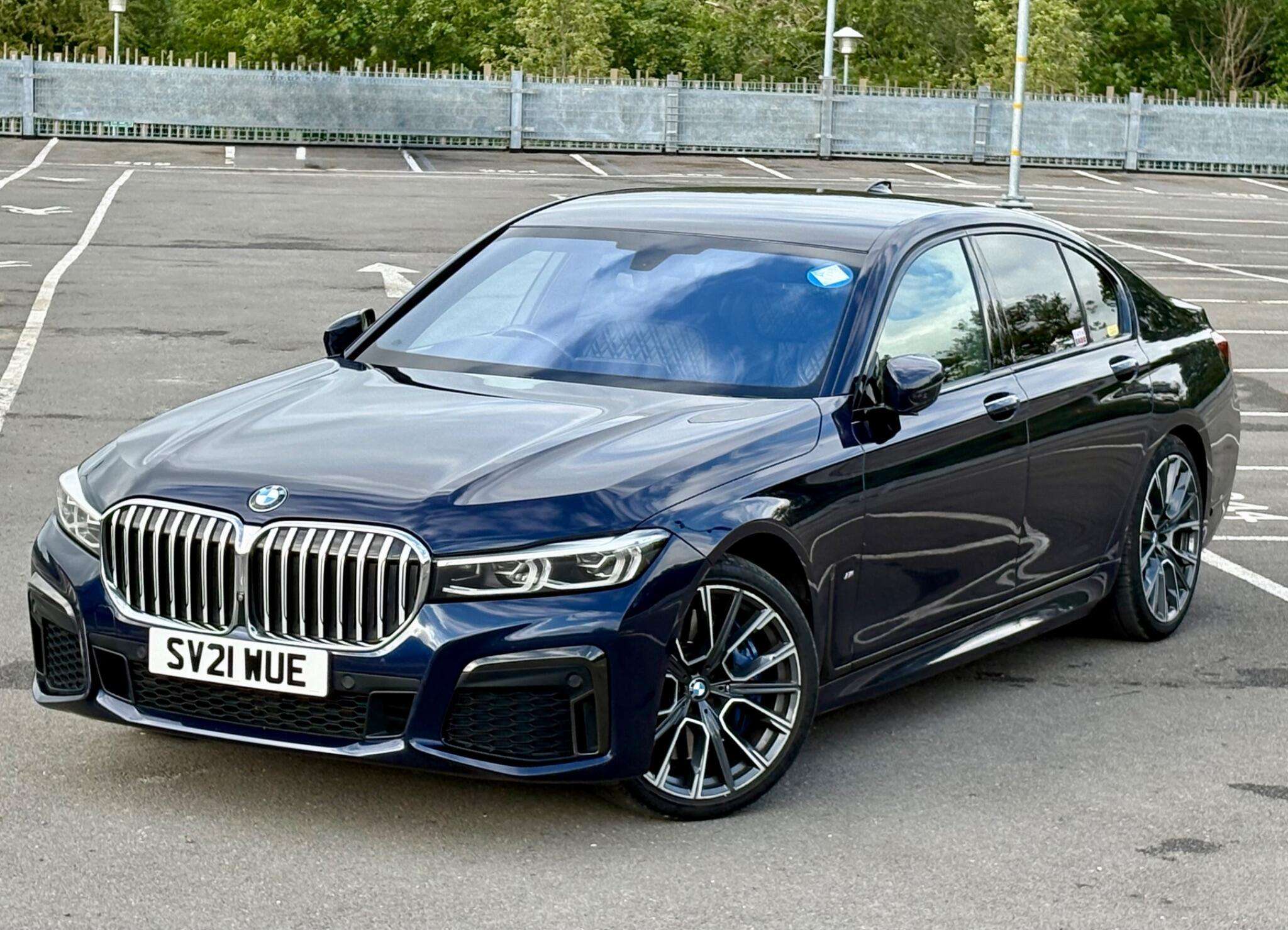 A 2021 BMW 7 SERIES 3.0 730d MHT M Sport Auto Euro 6 (s/s) 4dr A 2021 BMW 7 SERIES 3.0 730d MHT M Sport Auto Euro 6 (s/s) 4dr