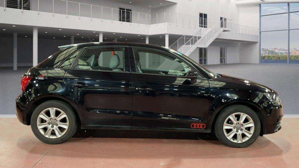 A 2012 AUDI A1 1.2 TFSI SE Sportback Euro 5 (s/s) 5dr A 2012 AUDI A1 1.2 TFSI SE Sportback Euro 5 (s/s) 5dr