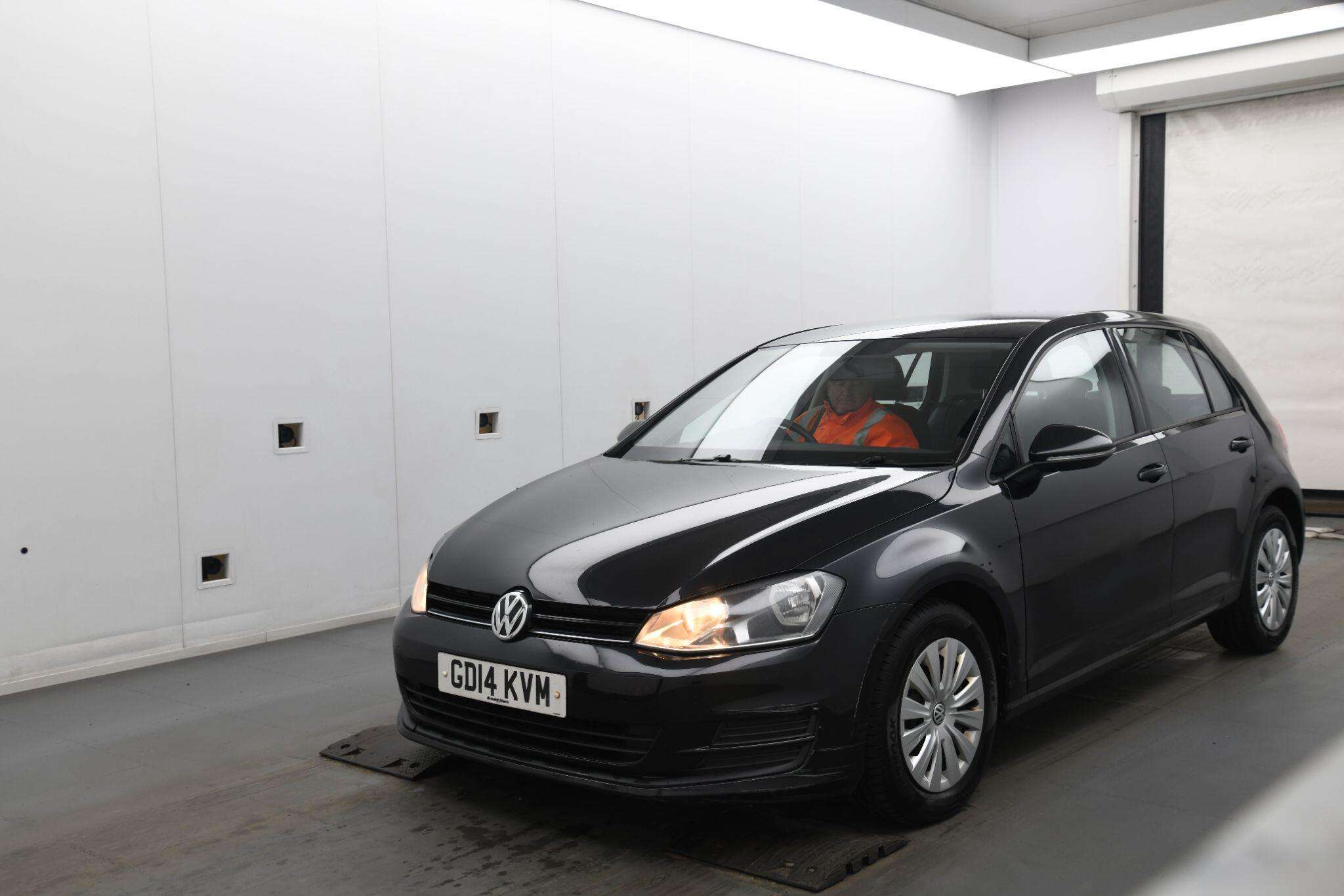 A 2014 VOLKSWAGEN GOLF 1.2 TSI BlueMotion Tech S Euro 5 (s/s) 5dr A 2014 VOLKSWAGEN GOLF 1.2 TSI BlueMotion Tech S Euro 5 (s/s) 5dr