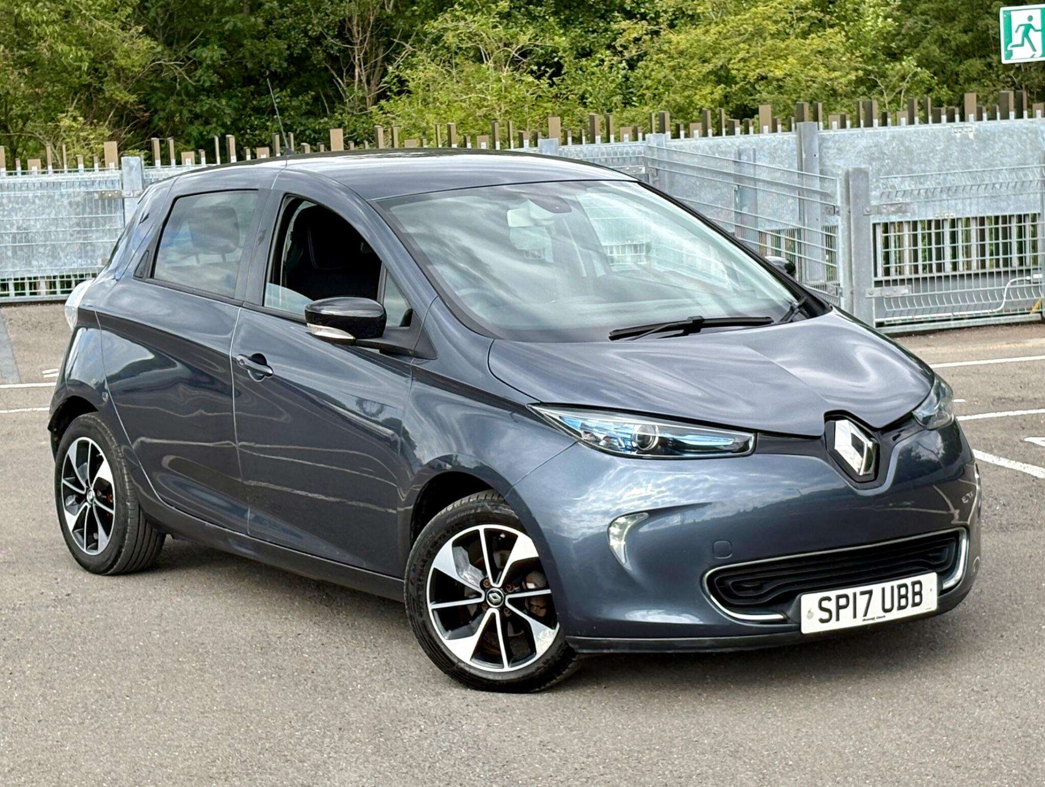 A 2017 RENAULT ZOE Renault Zoe R90 41kWh Dynamique Nav Auto A 2017 RENAULT ZOE Renault Zoe R90 41kWh Dynamique Nav Auto