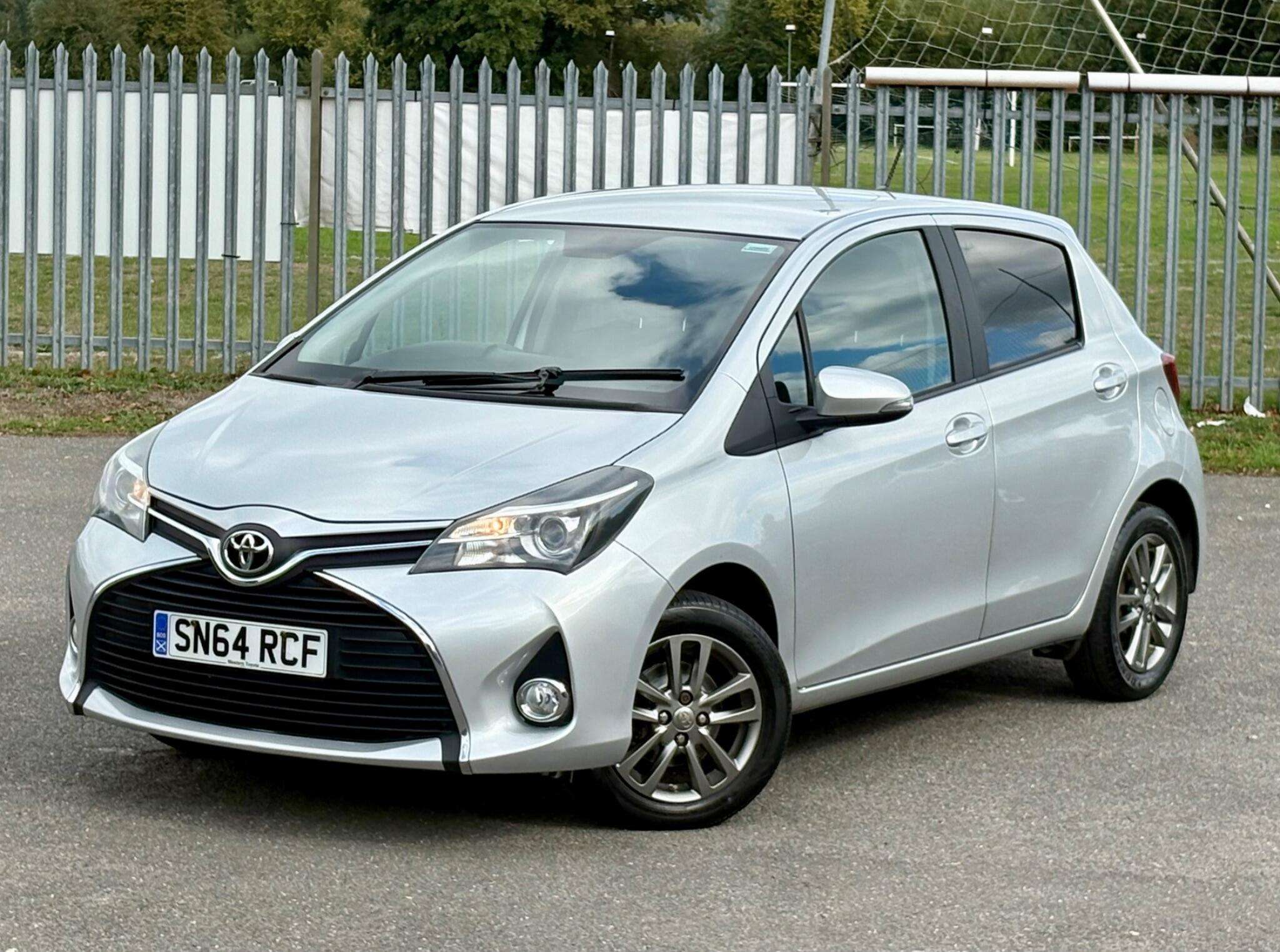 A 2014 TOYOTA YARIS 1.33 Dual VVT-i Icon Euro 5 5dr A 2014 TOYOTA YARIS 1.33 Dual VVT-i Icon Euro 5 5dr