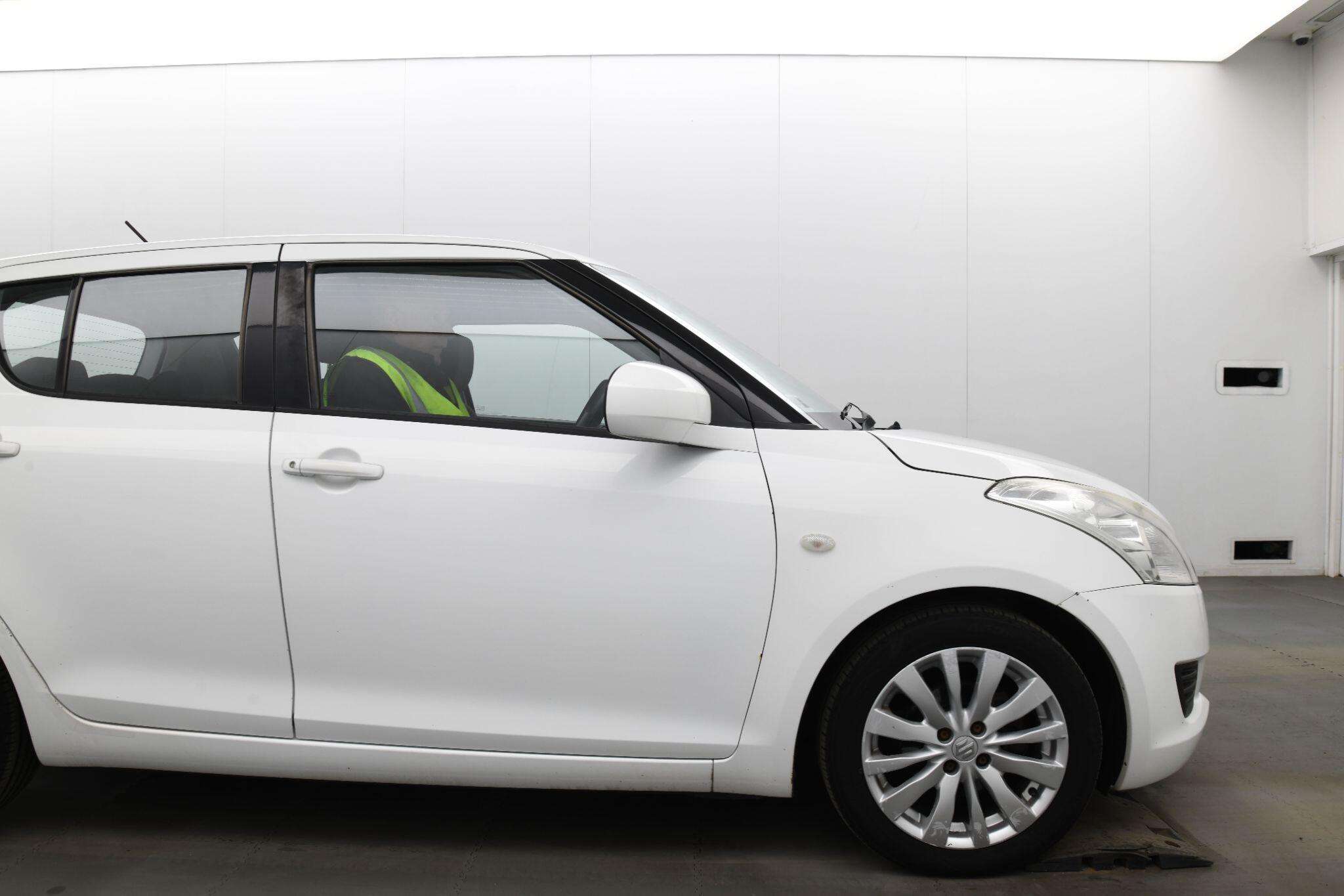 2012 SUZUKI SWIFT 2012 SUZUKI SWIFT