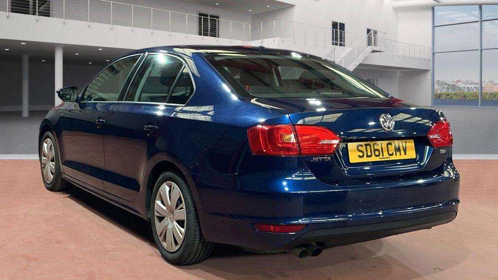 A 2011 VOLKSWAGEN JETTA 1.4 TSI S Euro 5 4dr A 2011 VOLKSWAGEN JETTA 1.4 TSI S Euro 5 4dr