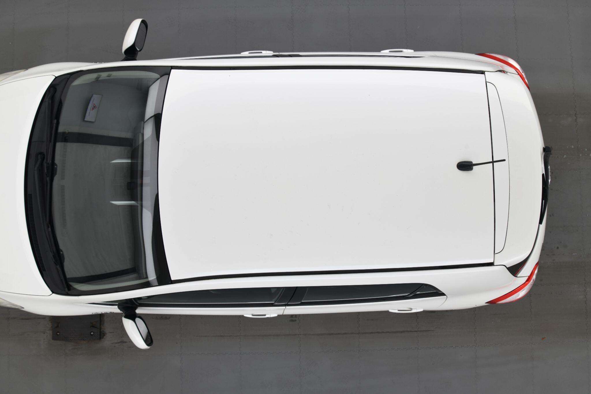 A 2011 TOYOTA AURIS 1.8 VVT-h T Spirit CVT Euro 5 (s/s) 5dr A 2011 TOYOTA AURIS 1.8 VVT-h T Spirit CVT Euro 5 (s/s) 5dr