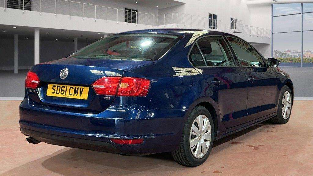 A 2011 VOLKSWAGEN JETTA 1.4 TSI S Euro 5 4dr A 2011 VOLKSWAGEN JETTA 1.4 TSI S Euro 5 4dr