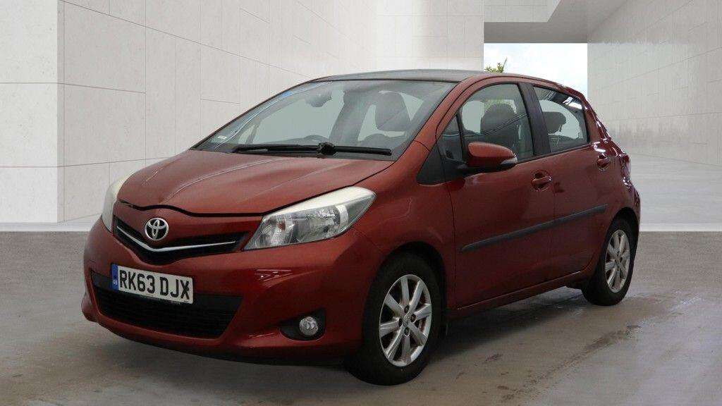 A 2013 TOYOTA YARIS 1.33 Dual VVT-i T Spirit Euro 5 5dr A 2013 TOYOTA YARIS 1.33 Dual VVT-i T Spirit Euro 5 5dr