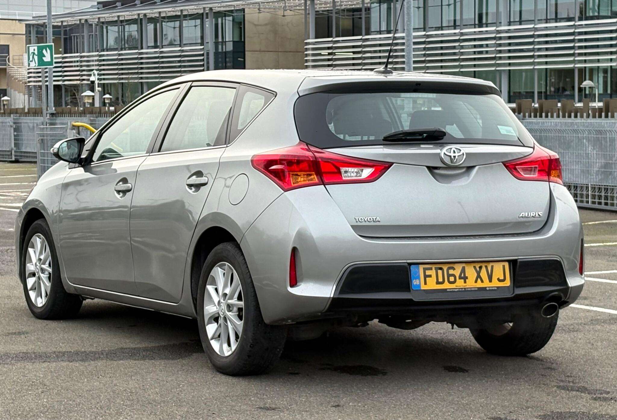 A 2014 TOYOTA AURIS 1.6 V-Matic Icon Euro 5 5dr A 2014 TOYOTA AURIS 1.6 V-Matic Icon Euro 5 5dr