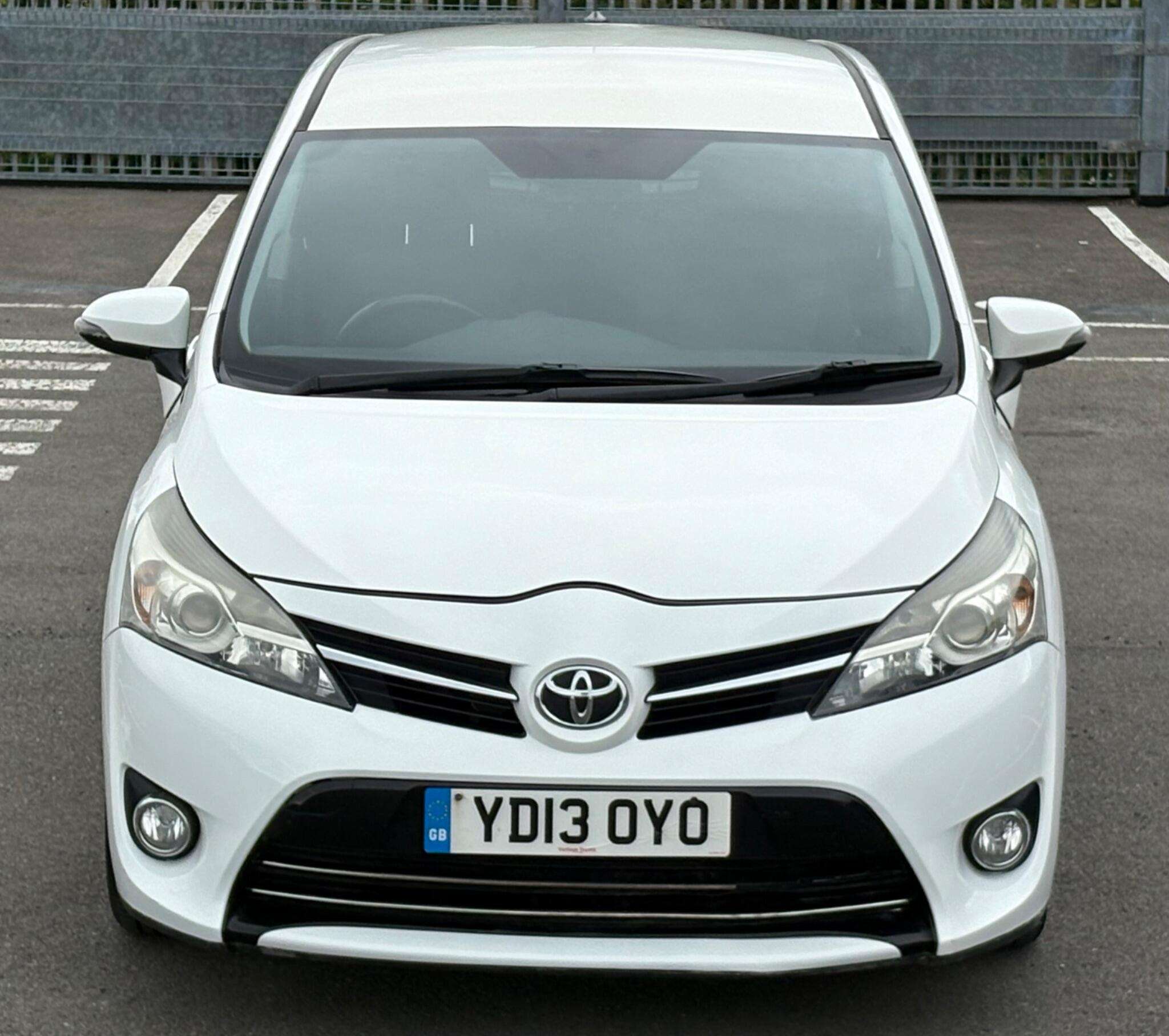 A 2013 TOYOTA VERSO 1.6 V-Matic Icon Euro 5 5dr Euro 5 A 2013 TOYOTA VERSO 1.6 V-Matic Icon Euro 5 5dr Euro 5