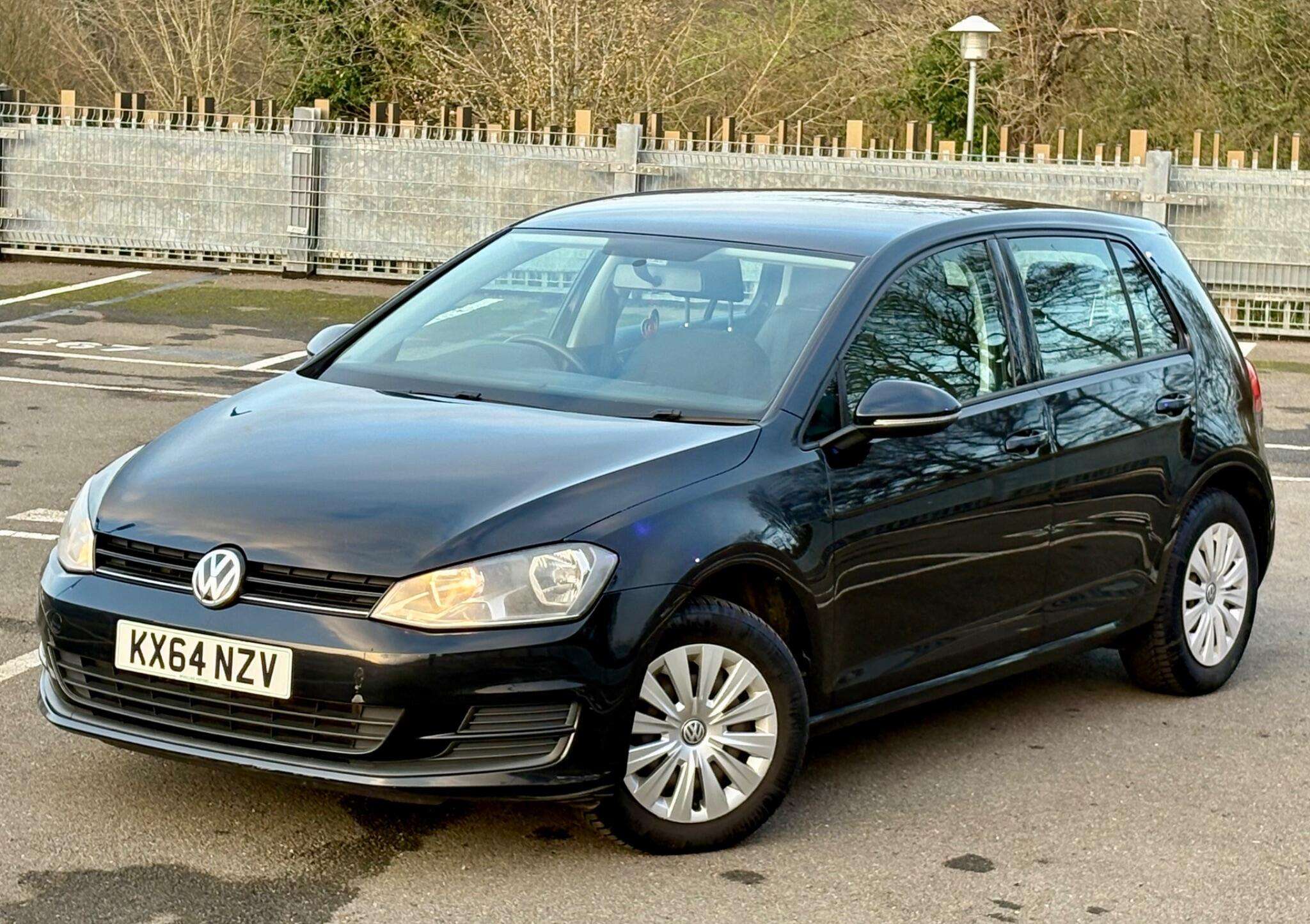 A 2014 VOLKSWAGEN GOLF 1.2 TSI BlueMotion Tech S Euro 5 (s/s) 5dr A 2014 VOLKSWAGEN GOLF 1.2 TSI BlueMotion Tech S Euro 5 (s/s) 5dr