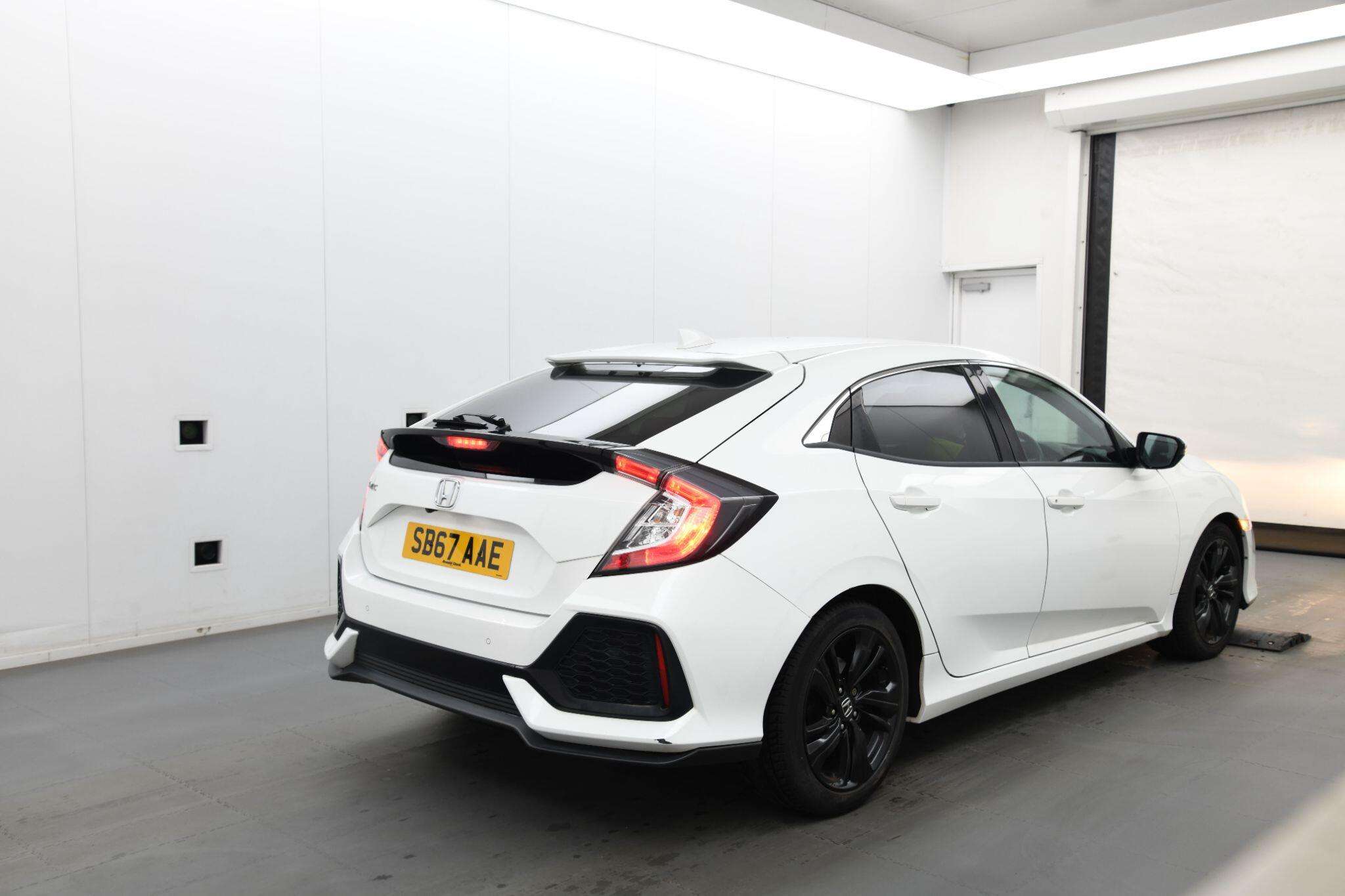 A 2017 HONDA CIVIC 1.0 VTEC Turbo SR Euro 6 (s/s) 5dr A 2017 HONDA CIVIC 1.0 VTEC Turbo SR Euro 6 (s/s) 5dr