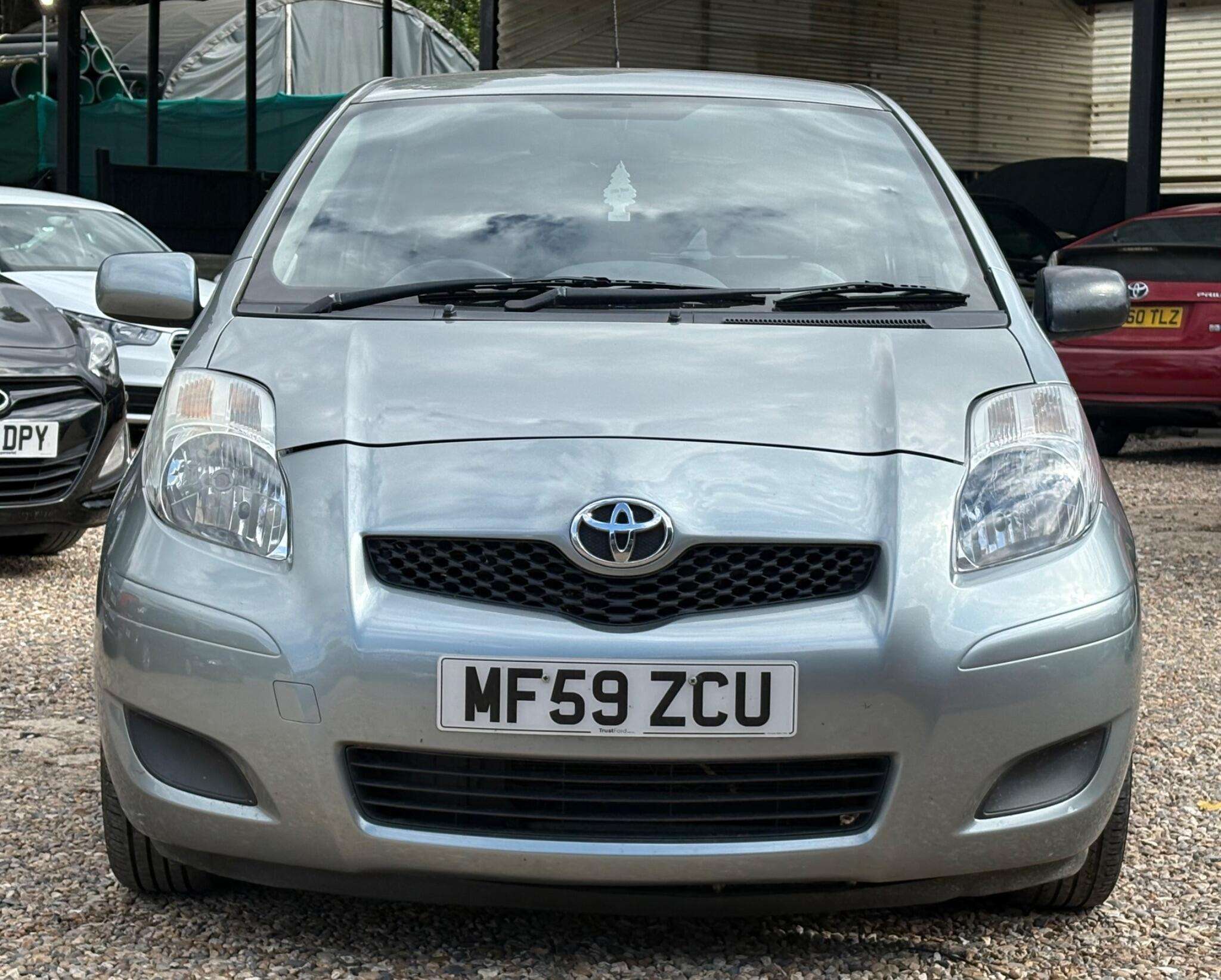 A 2009 TOYOTA YARIS 1.33 Dual VVT-i TR Euro 4 (s/s) 5dr A 2009 TOYOTA YARIS 1.33 Dual VVT-i TR Euro 4 (s/s) 5dr