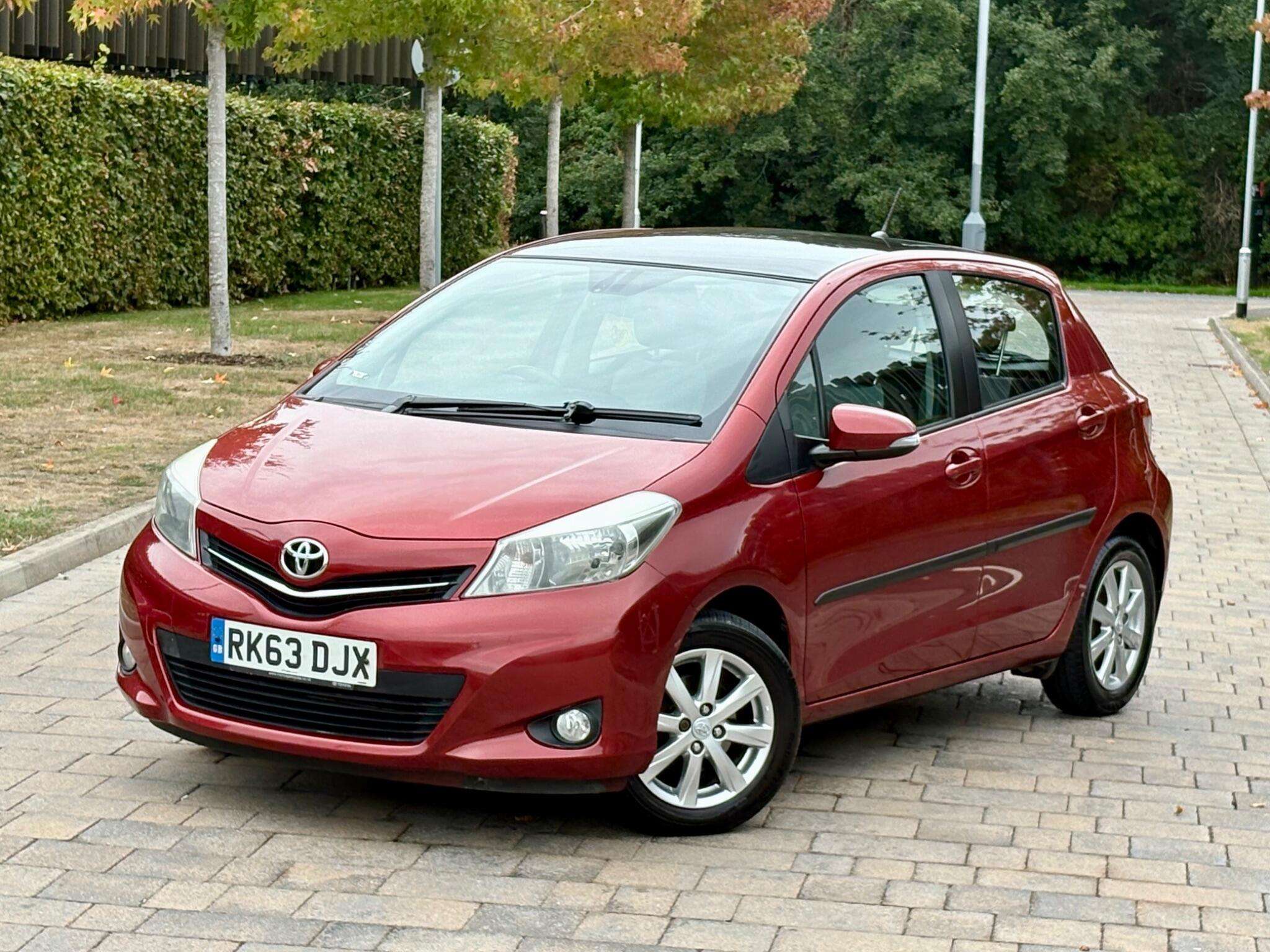 A 2013 TOYOTA YARIS 1.33 Dual VVT-i T Spirit Euro 5 5dr A 2013 TOYOTA YARIS 1.33 Dual VVT-i T Spirit Euro 5 5dr