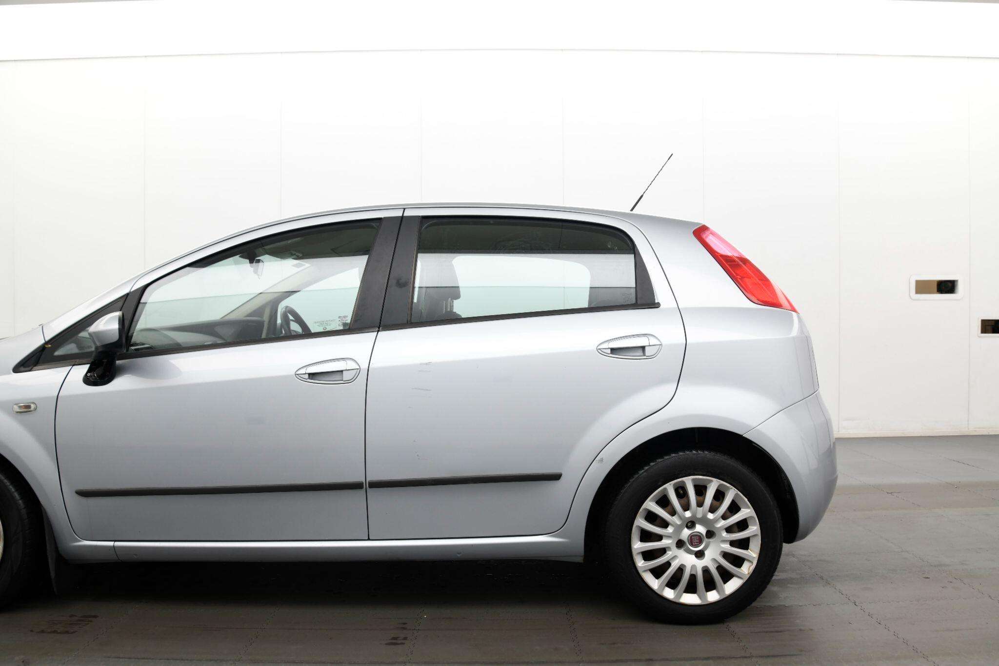 A 2009 FIAT GRANDE PUNTO 1.4 Dynamic Euro 4 5dr A 2009 FIAT GRANDE PUNTO 1.4 Dynamic Euro 4 5dr