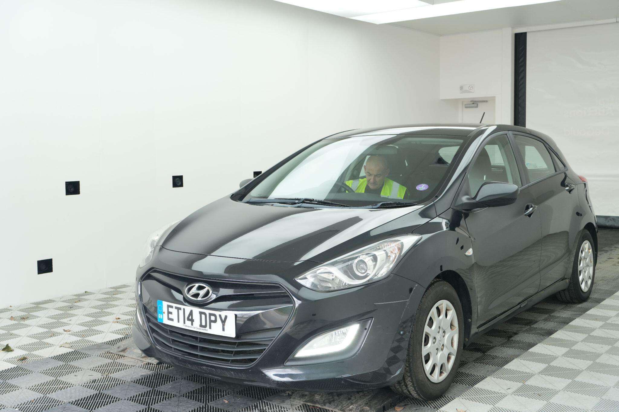 A 2014 HYUNDAI I30 1.4 Classic Euro 5 5dr A 2014 HYUNDAI I30 1.4 Classic Euro 5 5dr