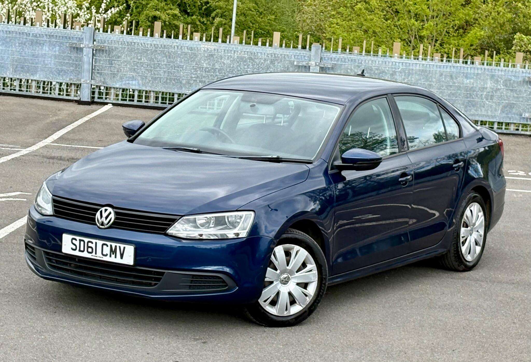 A 2011 VOLKSWAGEN JETTA 1.4 TSI S Euro 5 4dr A 2011 VOLKSWAGEN JETTA 1.4 TSI S Euro 5 4dr