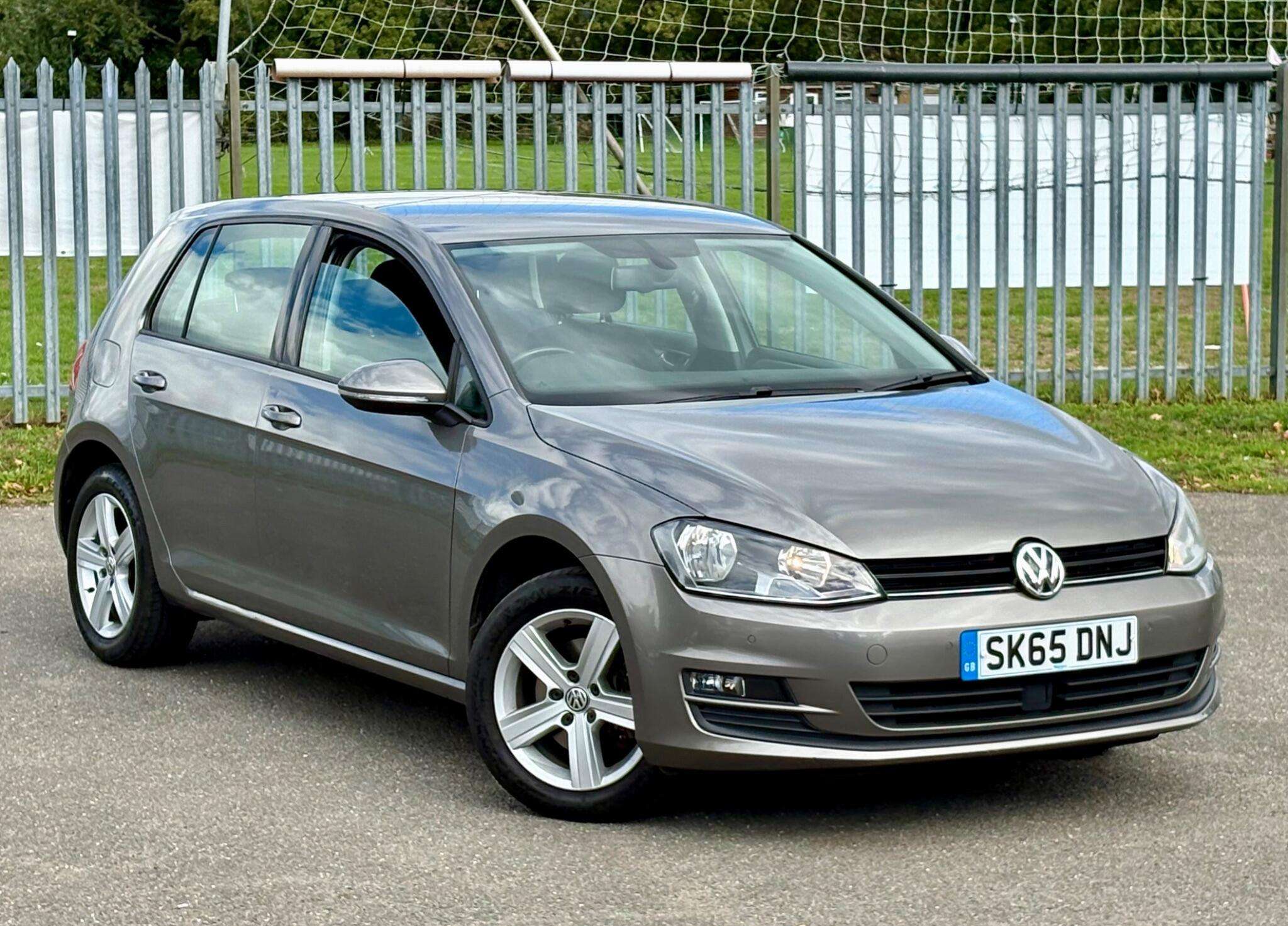 A 2015 VOLKSWAGEN GOLF 1.4 TSI BlueMotion Tech Match DSG Euro 6 (s/s) 5dr A 2015 VOLKSWAGEN GOLF 1.4 TSI BlueMotion Tech Match DSG Euro 6 (s/s) 5dr