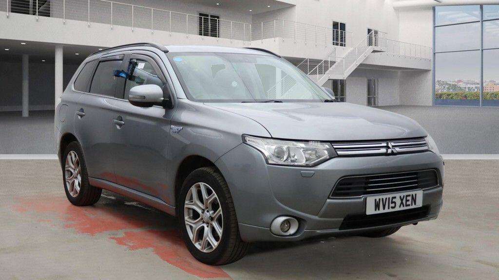A 2015 MITSUBISHI OUTLANDER 2.0h 12kWh GX4h CVT 4WD Euro 5 (s/s) 5dr A 2015 MITSUBISHI OUTLANDER 2.0h 12kWh GX4h CVT 4WD Euro 5 (s/s) 5dr