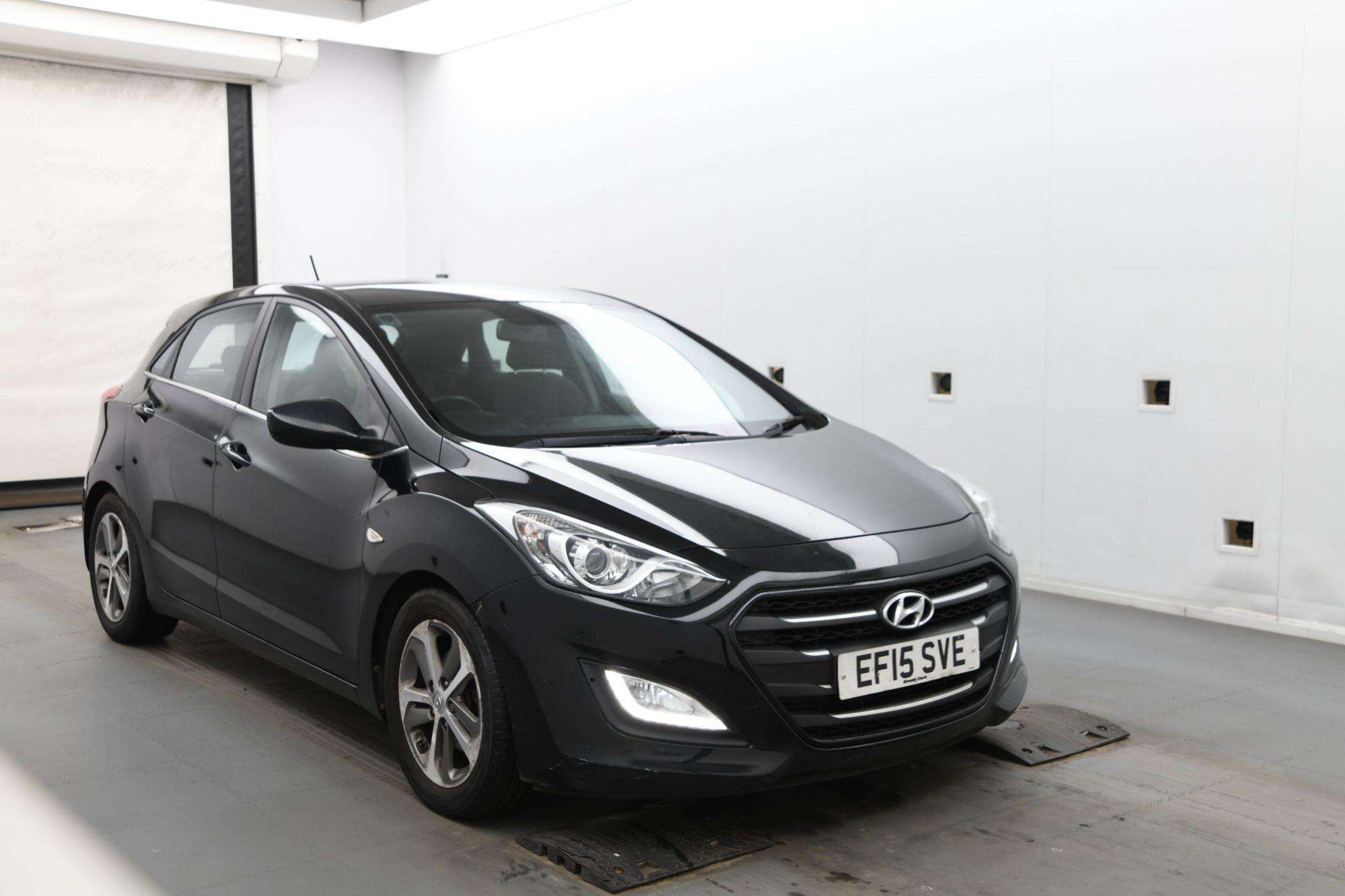 A 2015 HYUNDAI I30 1.4 Blue Drive SE Euro 6 (s/s) 5dr A 2015 HYUNDAI I30 1.4 Blue Drive SE Euro 6 (s/s) 5dr