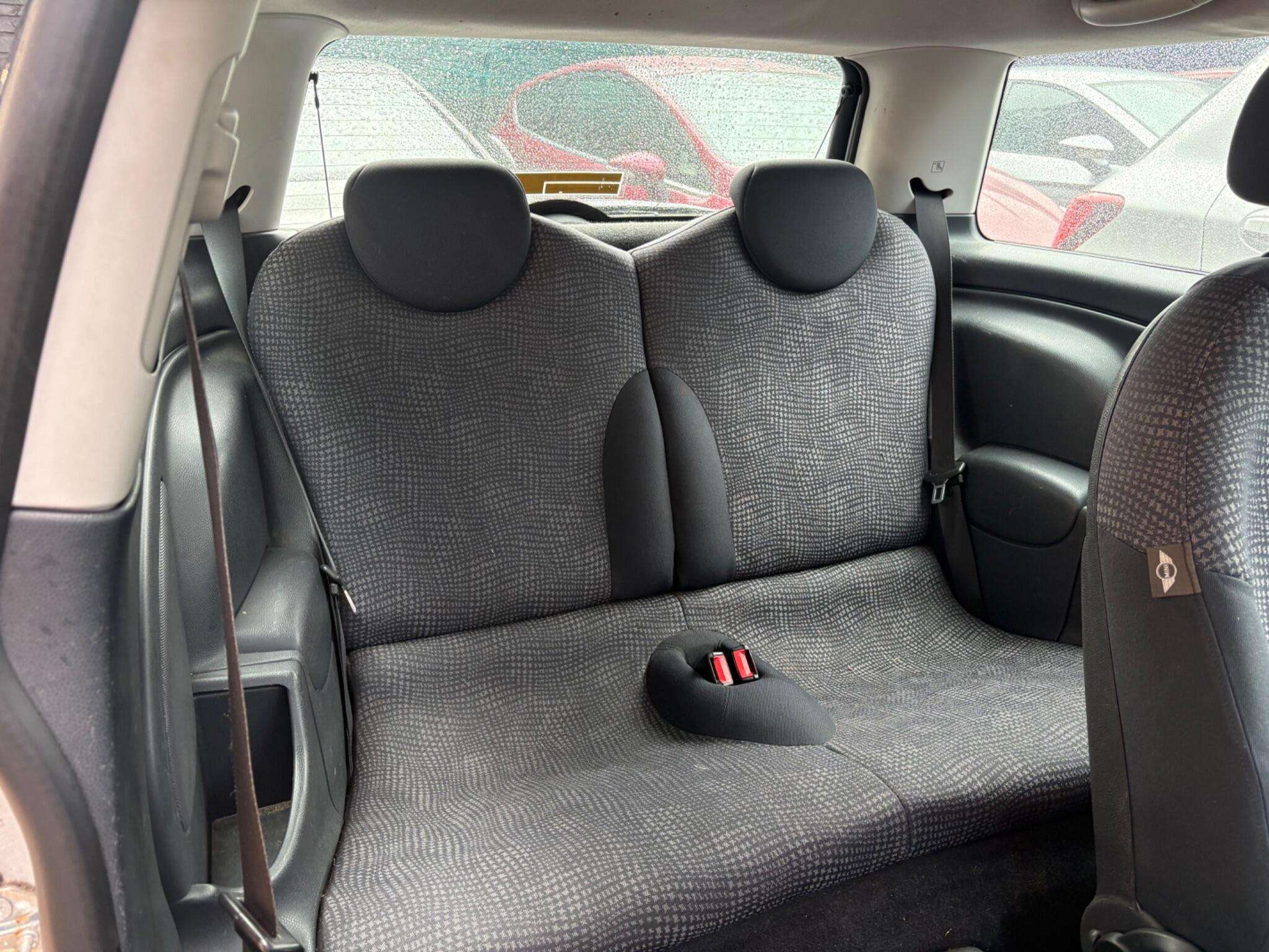 2004 MINI HATCH 2004 MINI HATCH