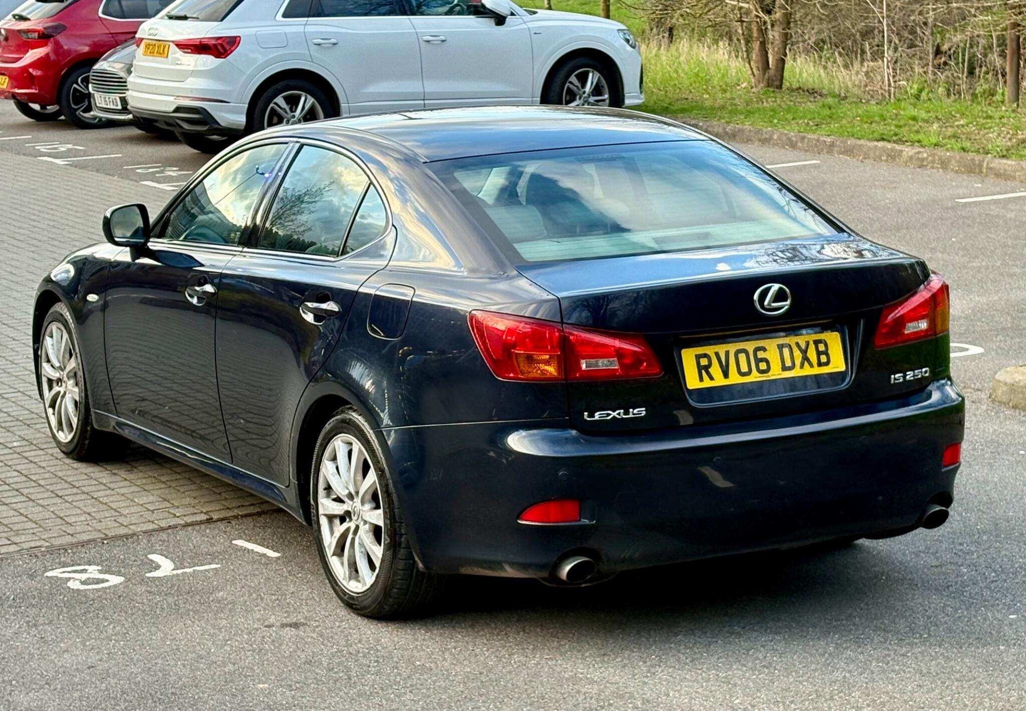 A 2006 LEXUS IS 2.5 250 SE 4dr A 2006 LEXUS IS 2.5 250 SE 4dr