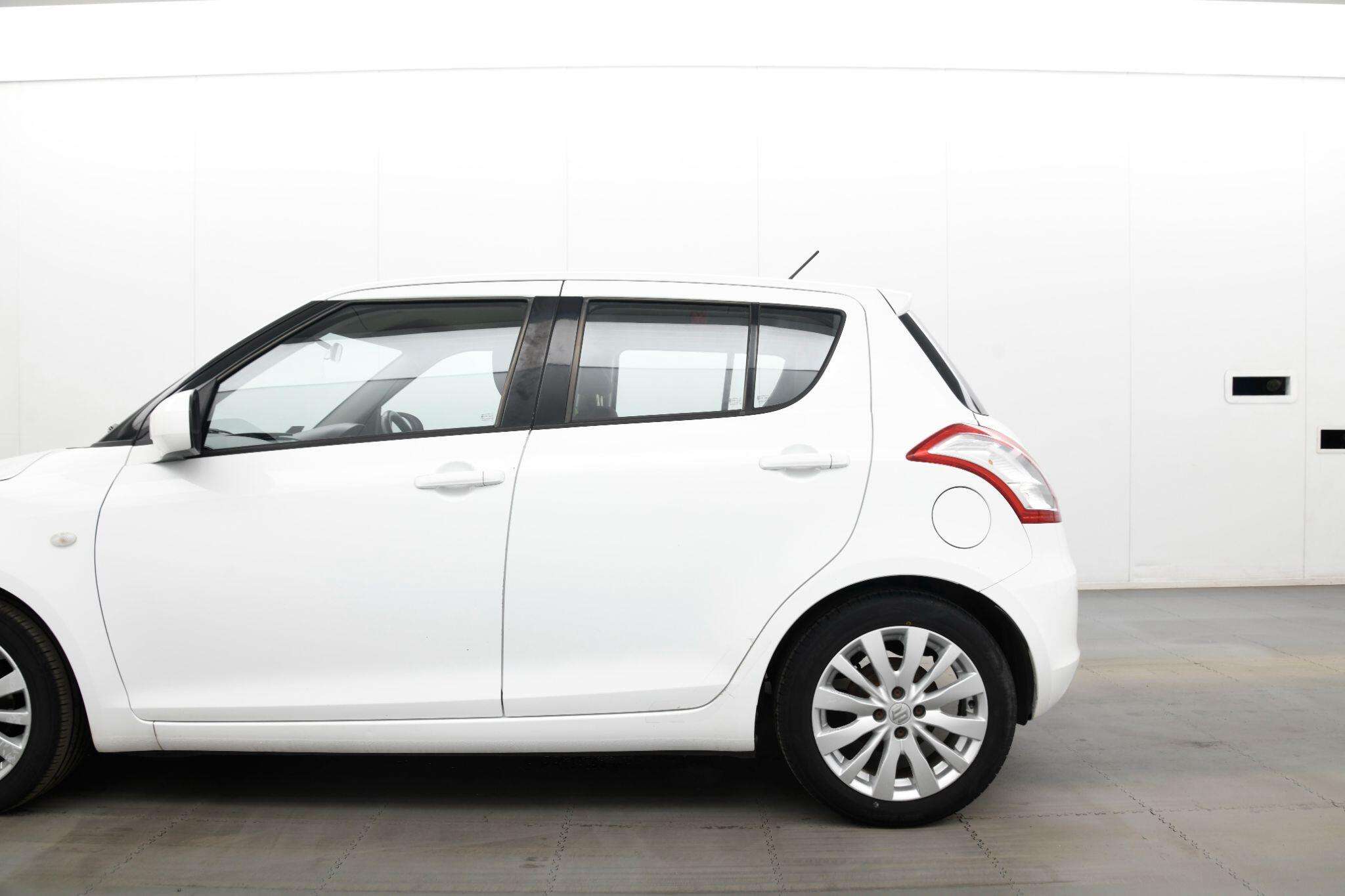 A 2012 SUZUKI SWIFT 1.2 SZ3 Euro 5 5dr A 2012 SUZUKI SWIFT 1.2 SZ3 Euro 5 5dr