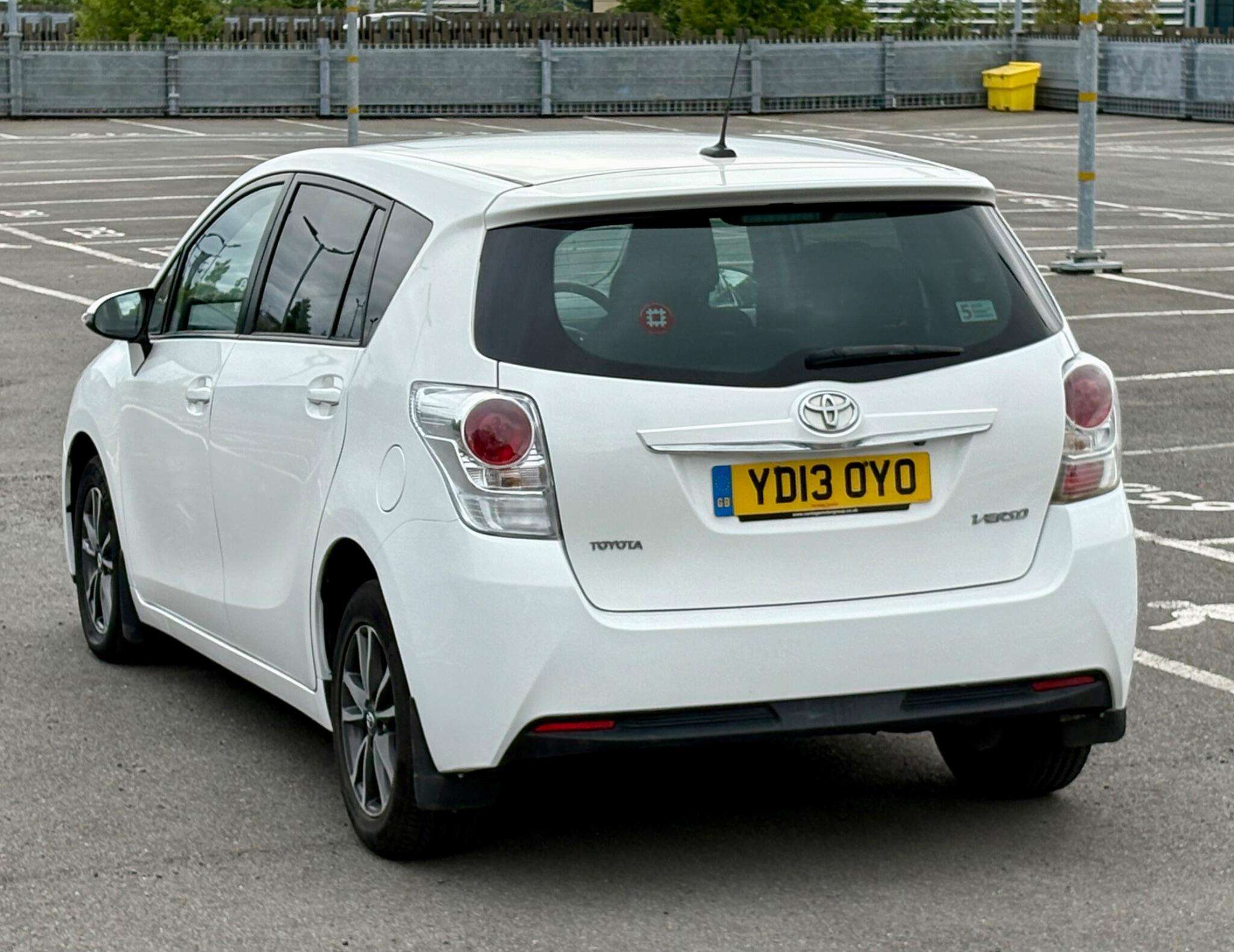 A 2013 TOYOTA VERSO 1.6 V-Matic Icon Euro 5 5dr Euro 5 A 2013 TOYOTA VERSO 1.6 V-Matic Icon Euro 5 5dr Euro 5
