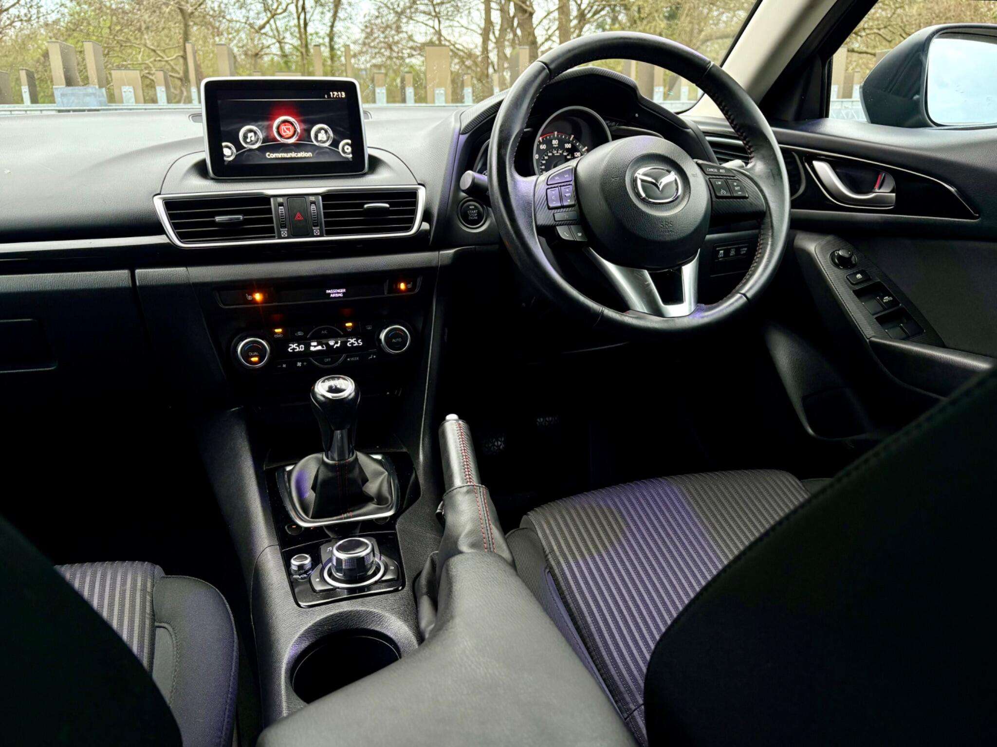 A 2014 MAZDA 3 2.0 SKYACTIV-G SE-L Nav Euro 5 (s/s) 5dr A 2014 MAZDA 3 2.0 SKYACTIV-G SE-L Nav Euro 5 (s/s) 5dr