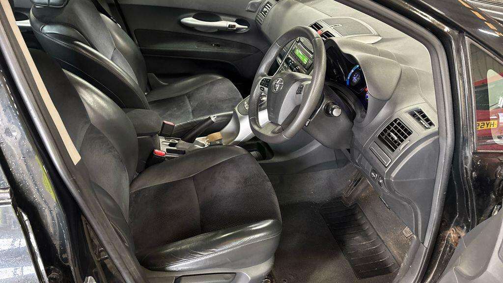 2011 TOYOTA AURIS 2011 TOYOTA AURIS