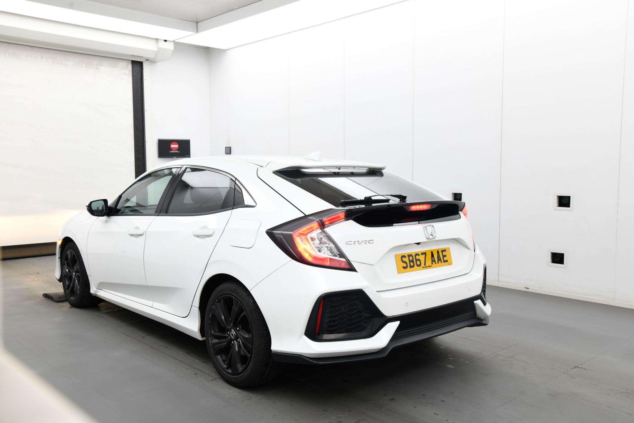 A 2017 HONDA CIVIC 1.0 VTEC Turbo SR Euro 6 (s/s) 5dr A 2017 HONDA CIVIC 1.0 VTEC Turbo SR Euro 6 (s/s) 5dr