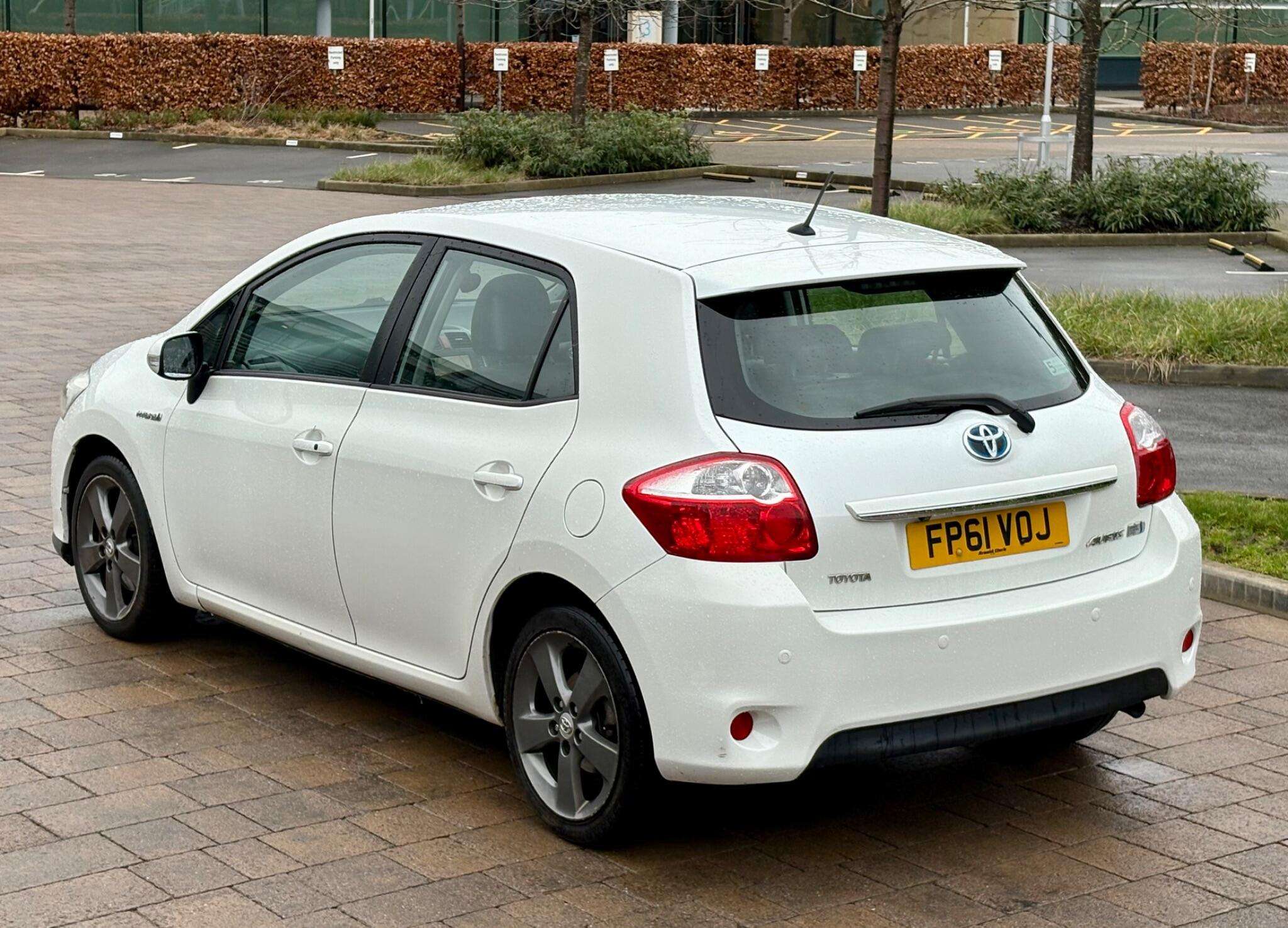 A 2011 TOYOTA AURIS 1.8 VVT-h T Spirit CVT Euro 5 (s/s) 5dr A 2011 TOYOTA AURIS 1.8 VVT-h T Spirit CVT Euro 5 (s/s) 5dr