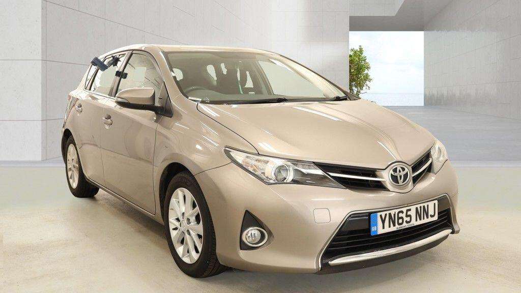 A 2015 TOYOTA AURIS 1.33 Dual VVT-i Icon Euro 5 (s/s) 5dr A 2015 TOYOTA AURIS 1.33 Dual VVT-i Icon Euro 5 (s/s) 5dr