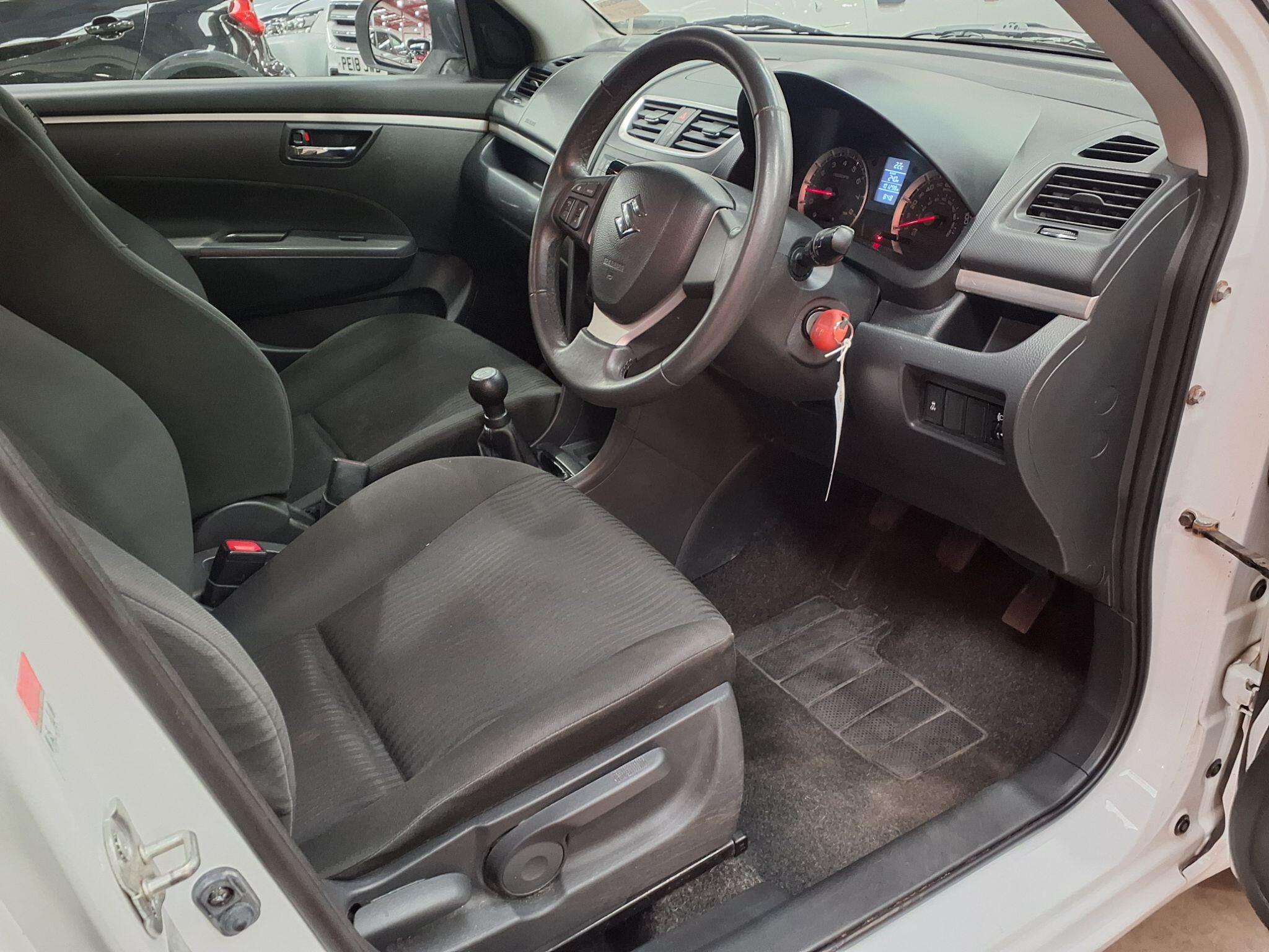 2012 SUZUKI SWIFT 2012 SUZUKI SWIFT