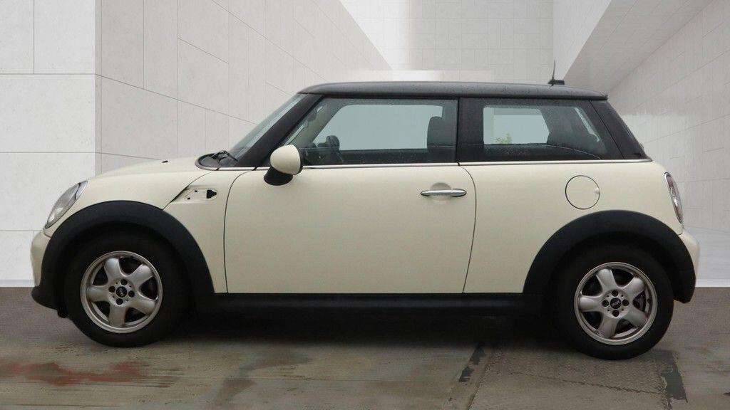 2011 MINI HATCH 2011 MINI HATCH