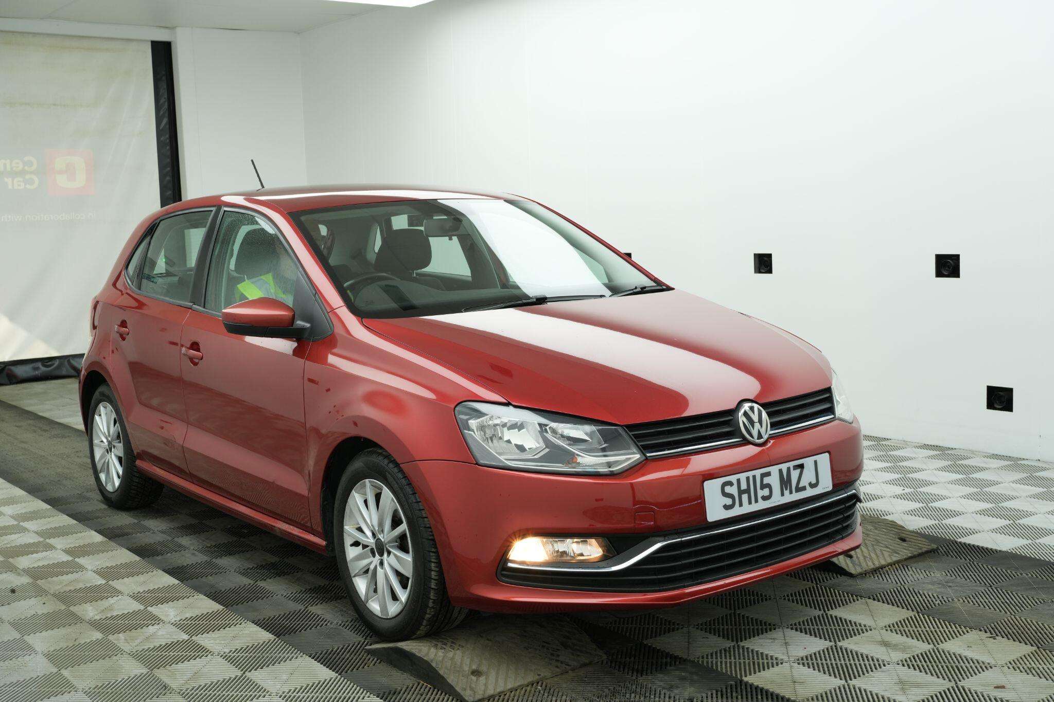 A 2015 VOLKSWAGEN POLO 1.2 TSI BlueMotion Tech SE Euro 6 (s/s) 5dr A 2015 VOLKSWAGEN POLO 1.2 TSI BlueMotion Tech SE Euro 6 (s/s) 5dr