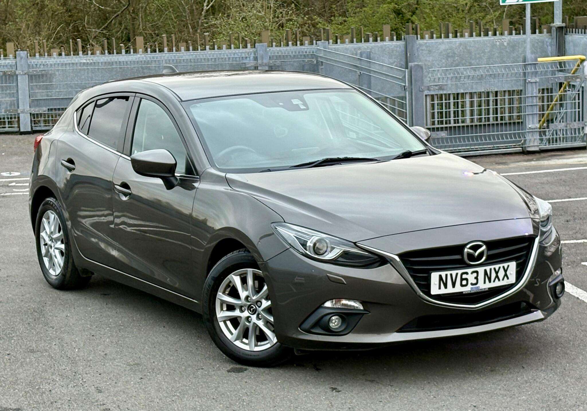 A 2014 MAZDA 3 2.0 SKYACTIV-G SE-L Nav Euro 5 (s/s) 5dr A 2014 MAZDA 3 2.0 SKYACTIV-G SE-L Nav Euro 5 (s/s) 5dr