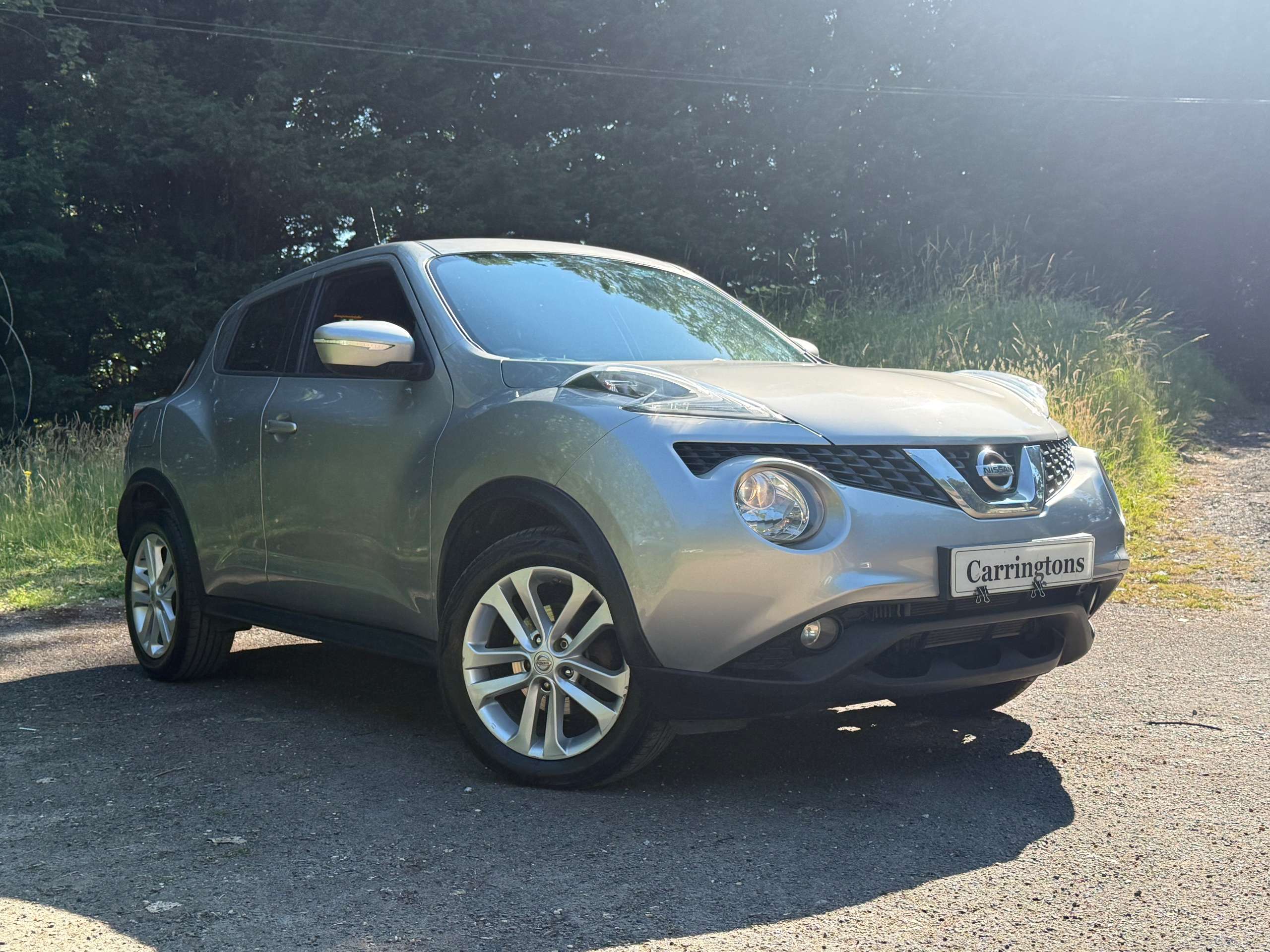 A 2014 NISSAN JUKE 1.5 dCi 8v Acenta Premium SUV 5dr Diesel Manual Euro 5 (s/s) (110 ps) A 2014 NISSAN JUKE 1.5 dCi 8v Acenta Premium SUV 5dr Diesel Manual Euro 5 (s/s) (110 ps)