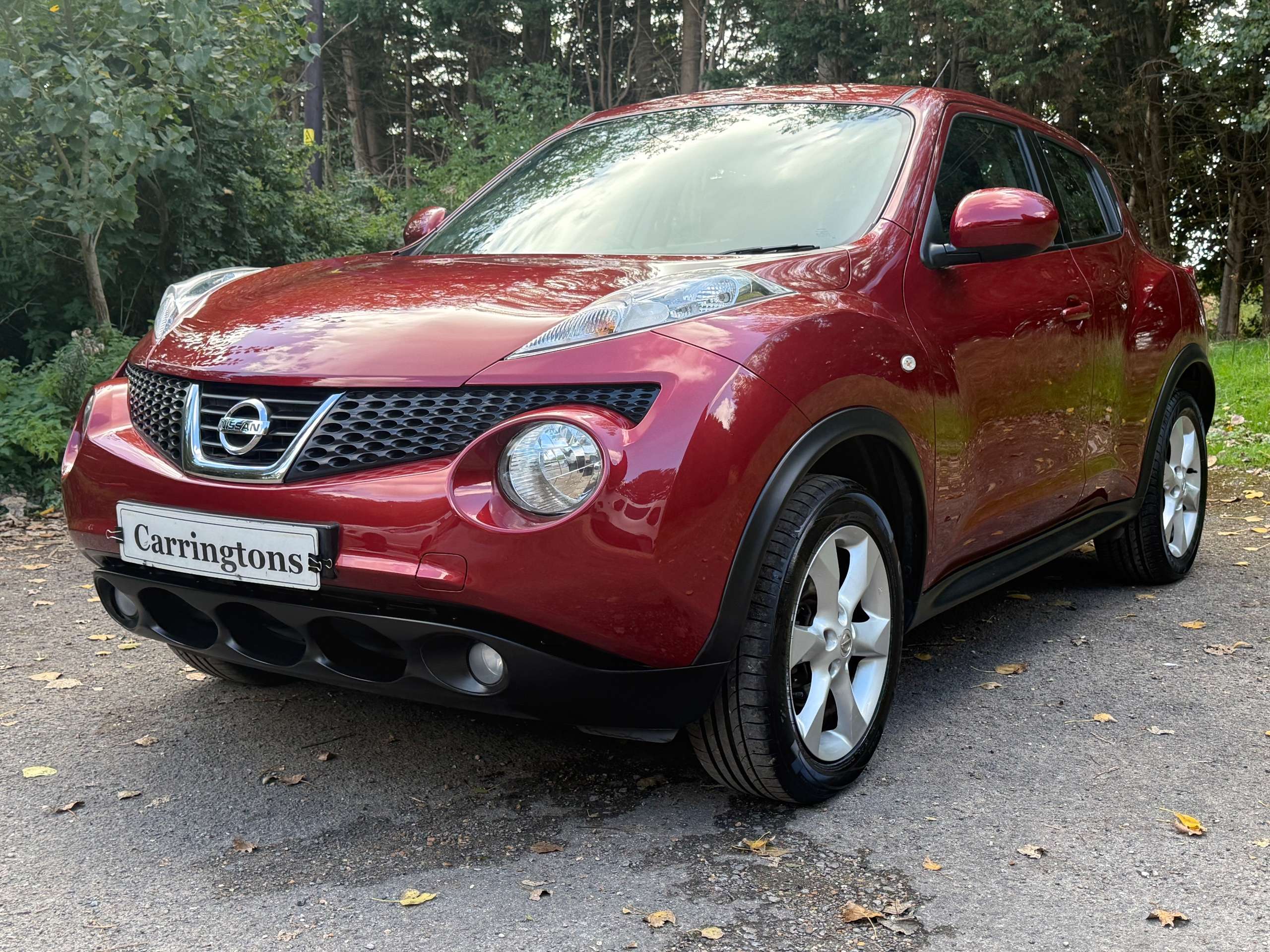 A 2011 NISSAN JUKE 1.6 Acenta SUV 5dr Petrol Manual Euro 5 (117 ps) A 2011 NISSAN JUKE 1.6 Acenta SUV 5dr Petrol Manual Euro 5 (117 ps)