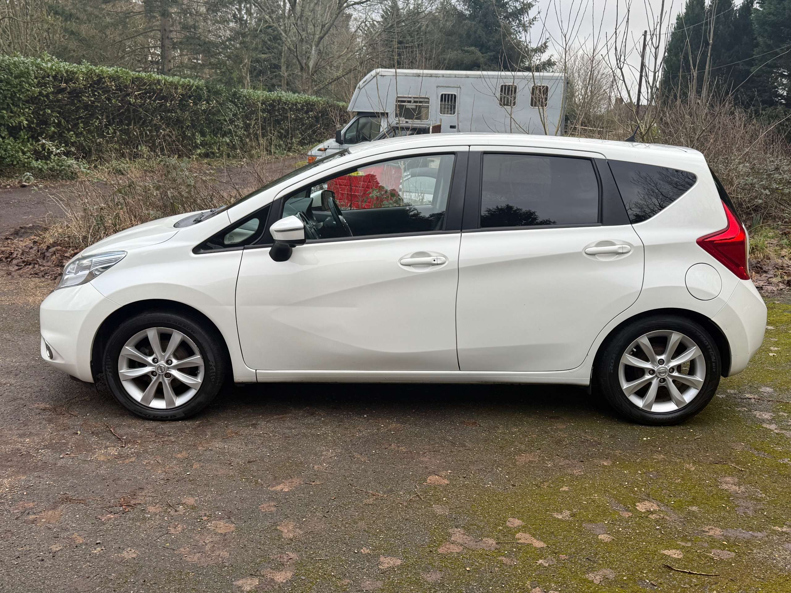 A 2013 NISSAN NOTE 1.5 dCi Tekna Hatchback 5dr Diesel Manual Euro 5 (s/s) (90 ps) A 2013 NISSAN NOTE 1.5 dCi Tekna Hatchback 5dr Diesel Manual Euro 5 (s/s) (90 ps)