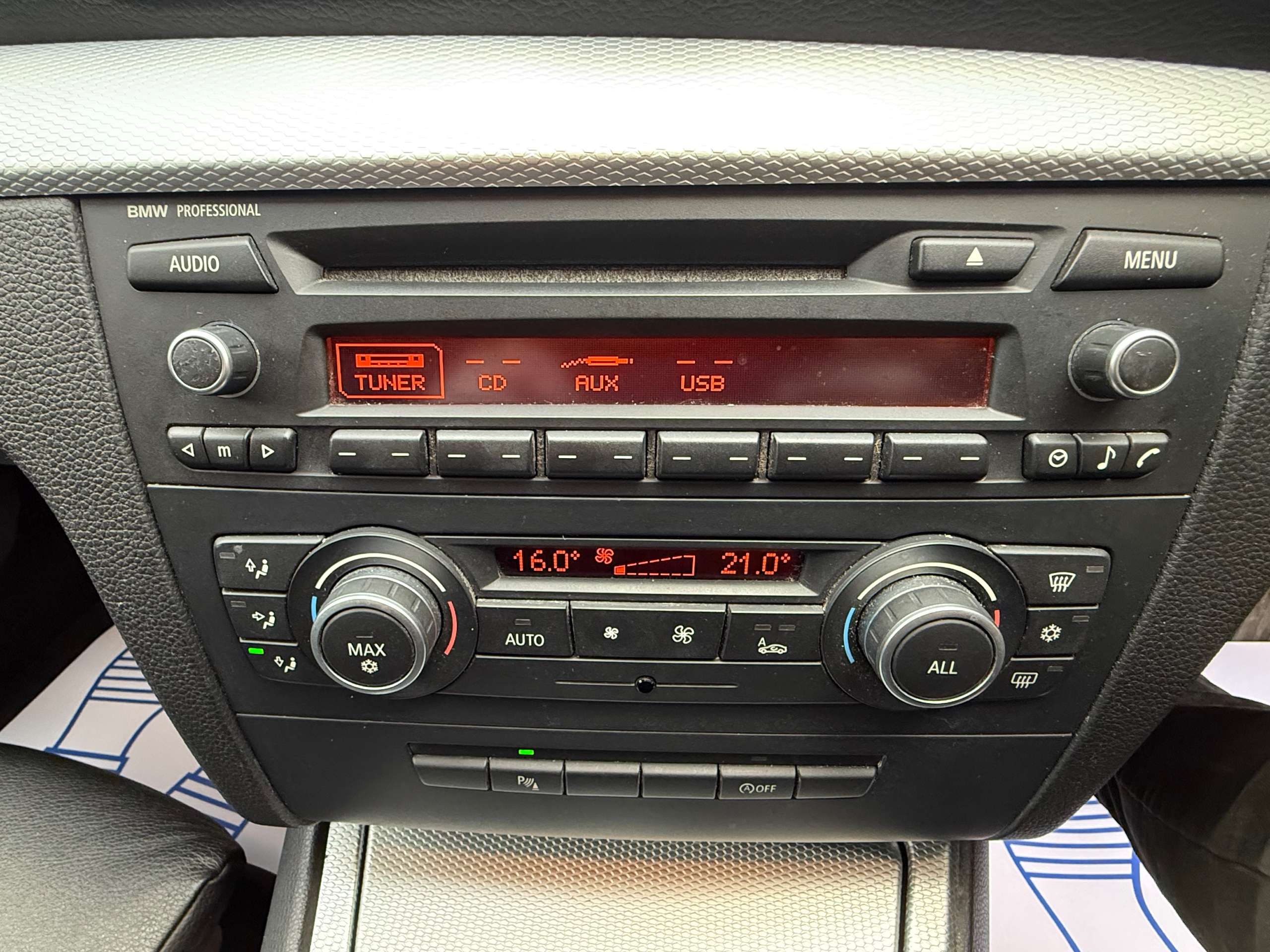 2011 BMW 1 SERIES 2011 BMW 1 SERIES