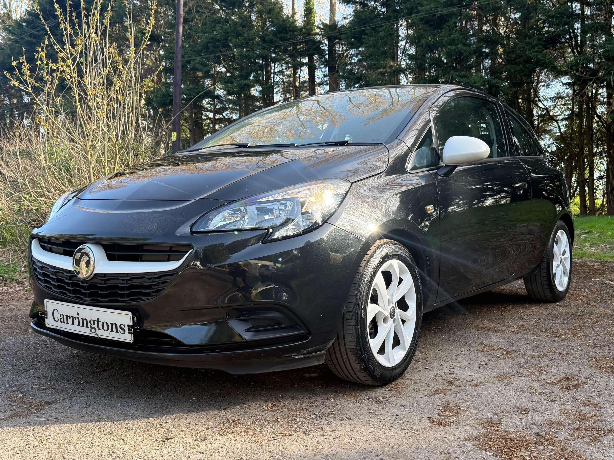 A 2015 VAUXHALL CORSA 1.2i Sting Hatchback 3dr Petrol Manual Euro 6 (70 ps) A 2015 VAUXHALL CORSA 1.2i Sting Hatchback 3dr Petrol Manual Euro 6 (70 ps)