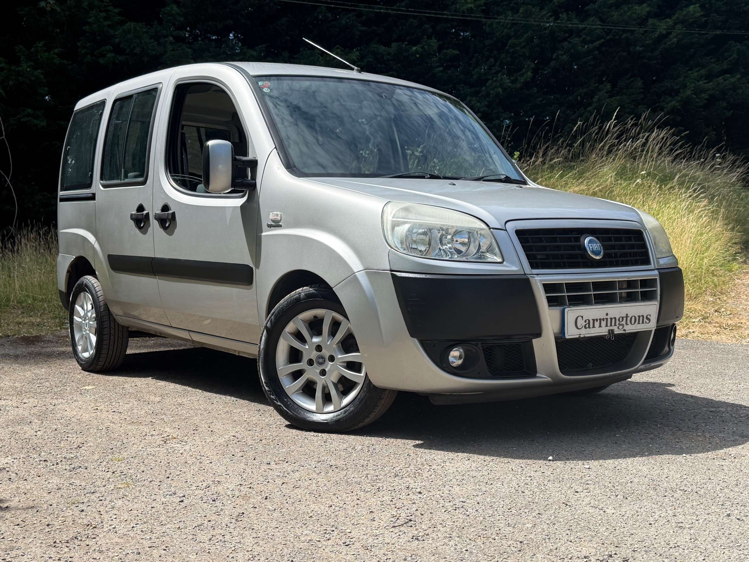 A 2007 FIAT DOBLO 1.4 Dynamic Estate 5dr Petrol Manual (174 g/km, 77 bhp) A 2007 FIAT DOBLO 1.4 Dynamic Estate 5dr Petrol Manual (174 g/km, 77 bhp)