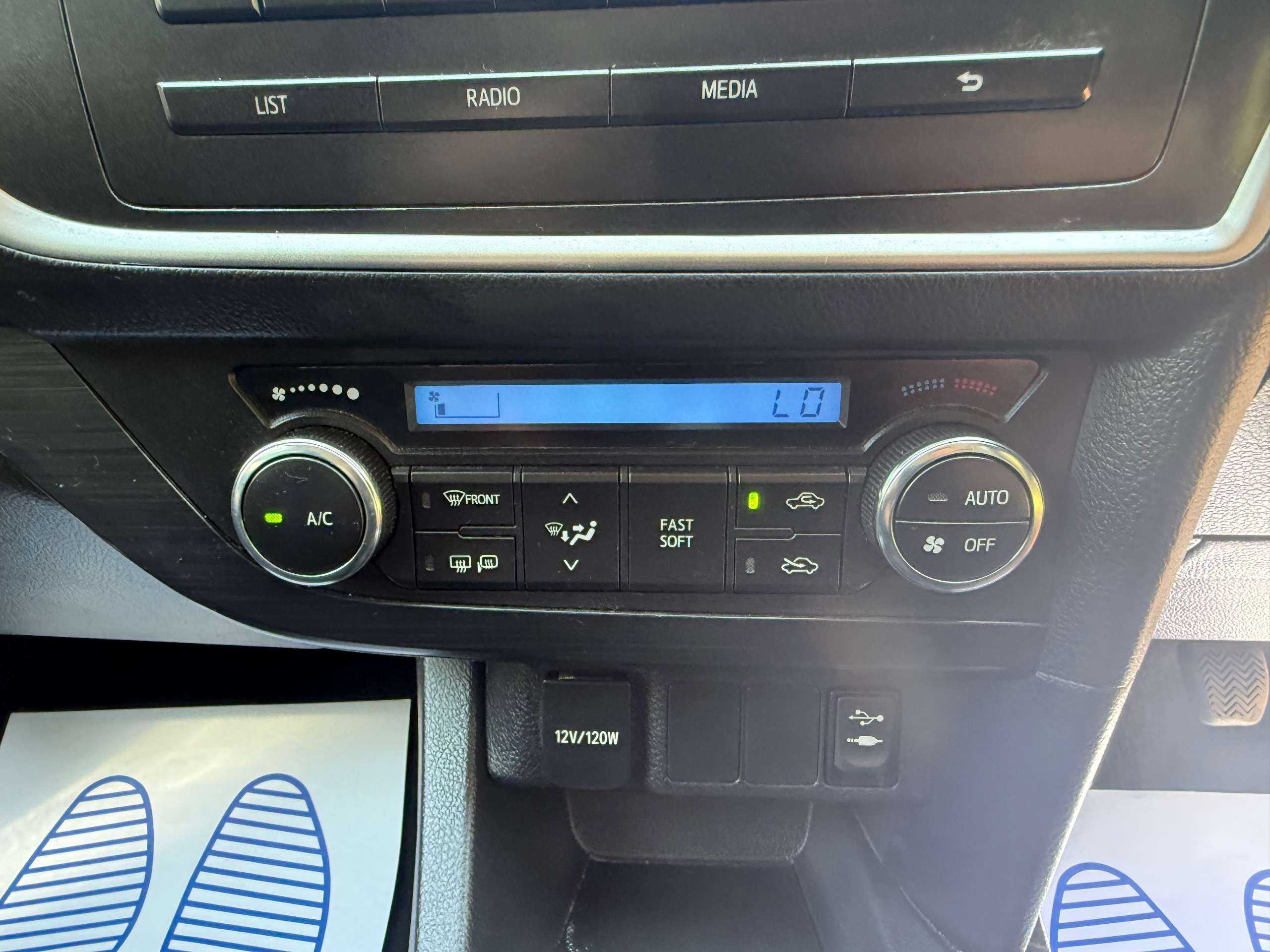 2015 TOYOTA AURIS 2015 TOYOTA AURIS