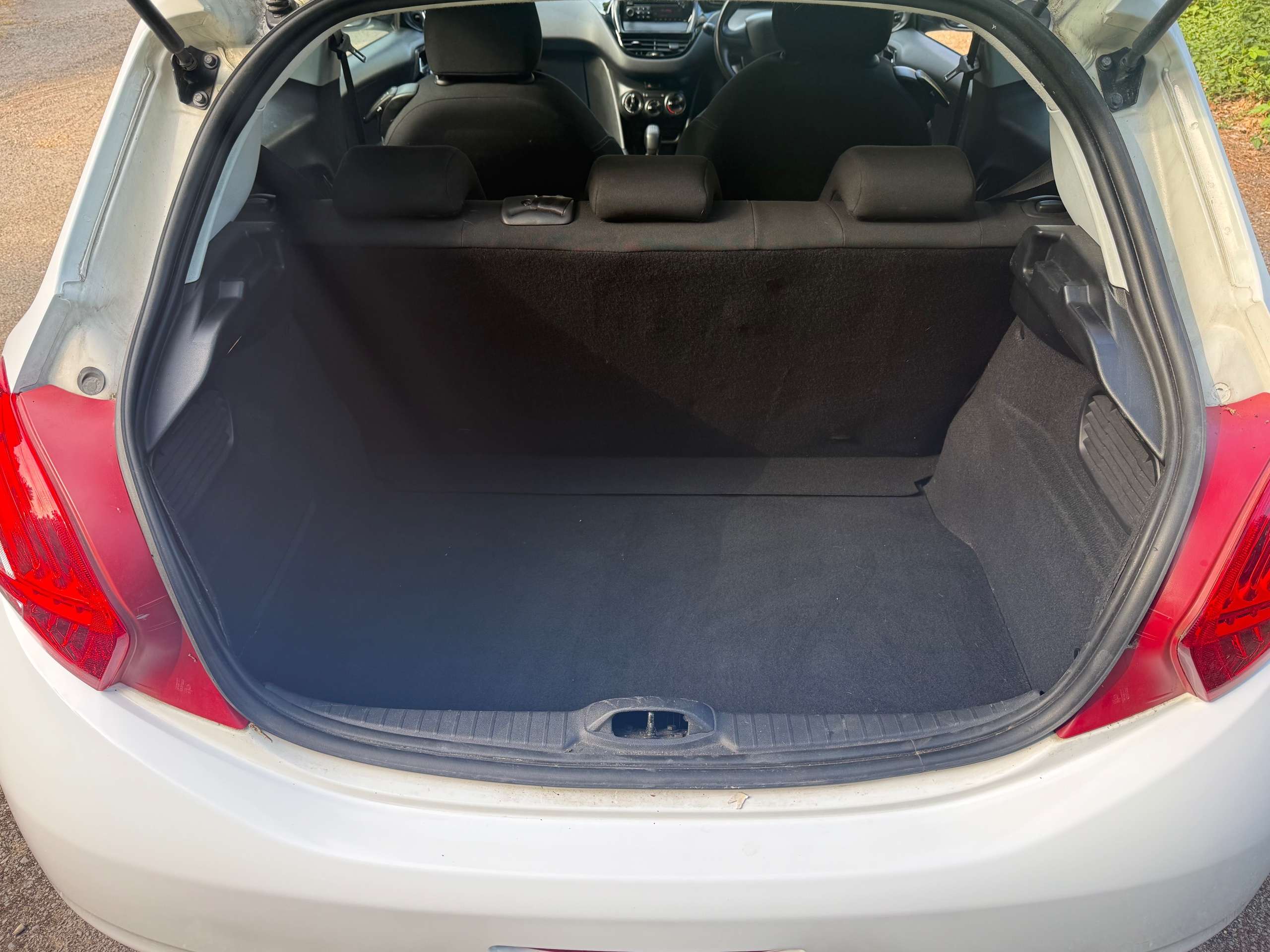 2012 PEUGEOT 208 2012 PEUGEOT 208