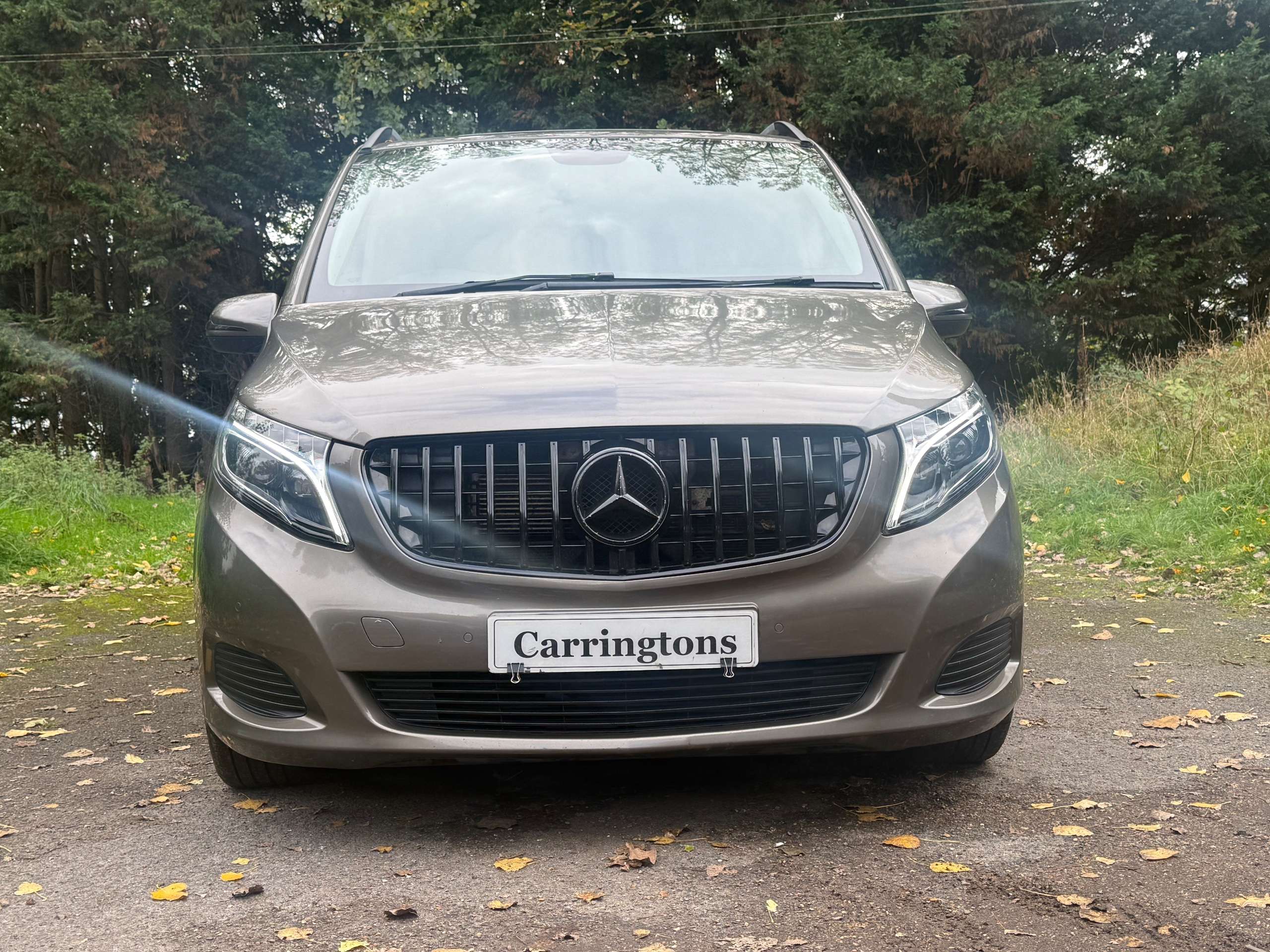 A 2015 MERCEDES-BENZ V CLASS 2.2 V220d BlueTEC SE MPV 5dr Diesel G-Tronic+ Euro 6 (s/s) 7 Seat (163 ps) A 2015 MERCEDES-BENZ V CLASS 2.2 V220d BlueTEC SE MPV 5dr Diesel G-Tronic+ Euro 6 (s/s) 7 Seat (163 ps)