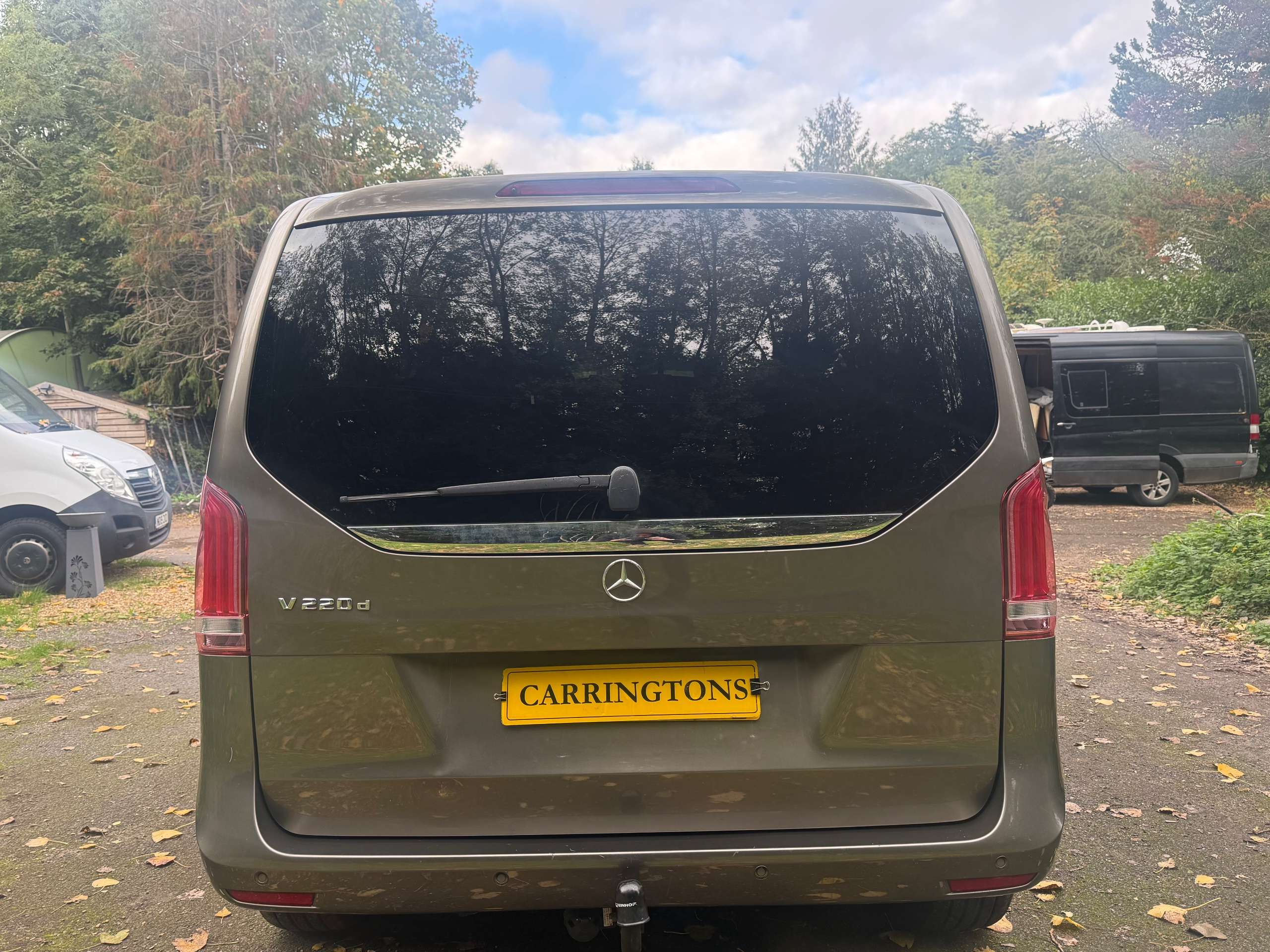 A 2015 MERCEDES-BENZ V CLASS 2.2 V220d BlueTEC SE MPV 5dr Diesel G-Tronic+ Euro 6 (s/s) 7 Seat (163 ps) A 2015 MERCEDES-BENZ V CLASS 2.2 V220d BlueTEC SE MPV 5dr Diesel G-Tronic+ Euro 6 (s/s) 7 Seat (163 ps)