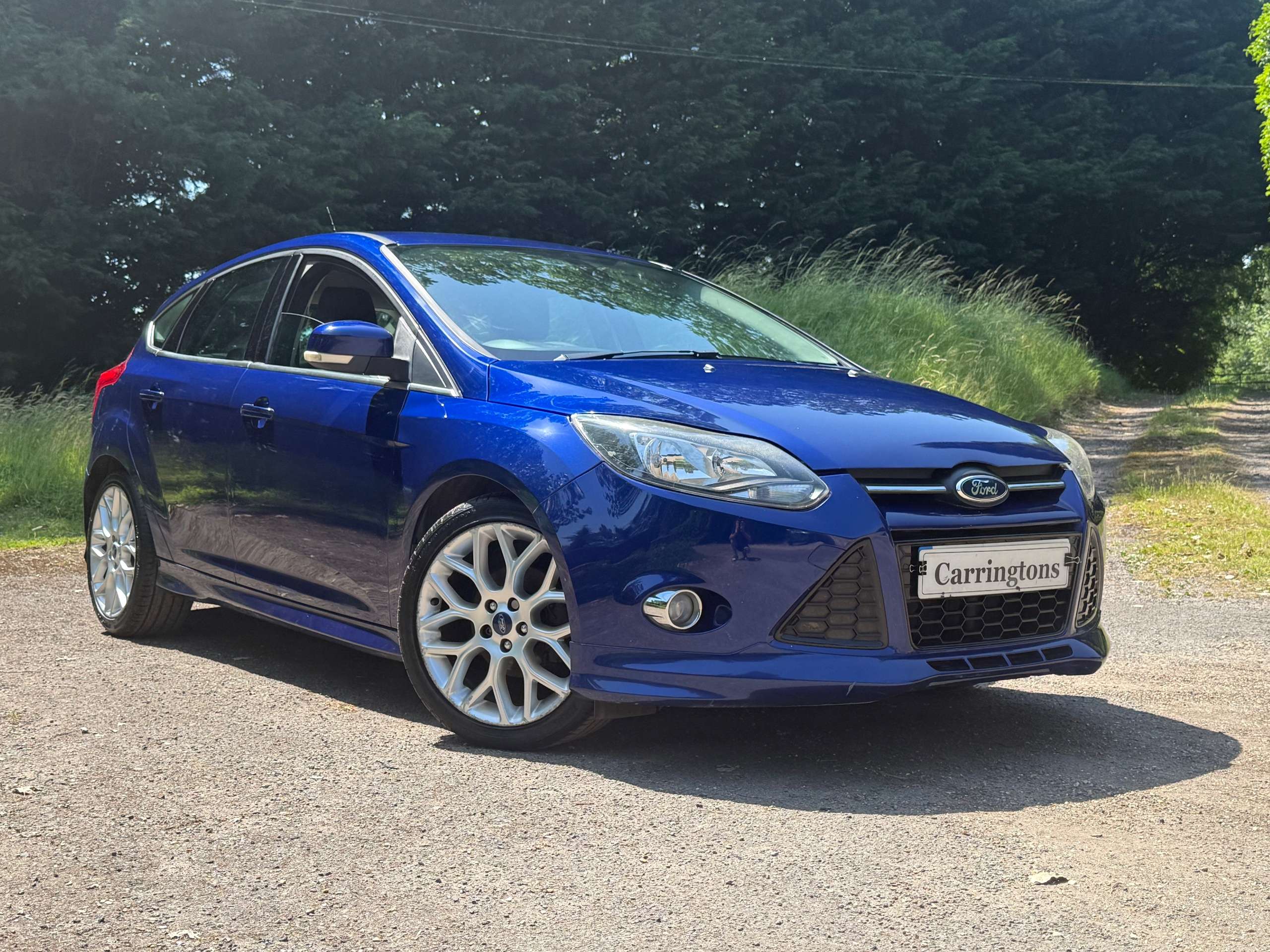 A 2014 FORD FOCUS 1.0T EcoBoost Zetec S Hatchback 5dr Petrol Manual Euro 5 (s/s) (125 ps) A 2014 FORD FOCUS 1.0T EcoBoost Zetec S Hatchback 5dr Petrol Manual Euro 5 (s/s) (125 ps)