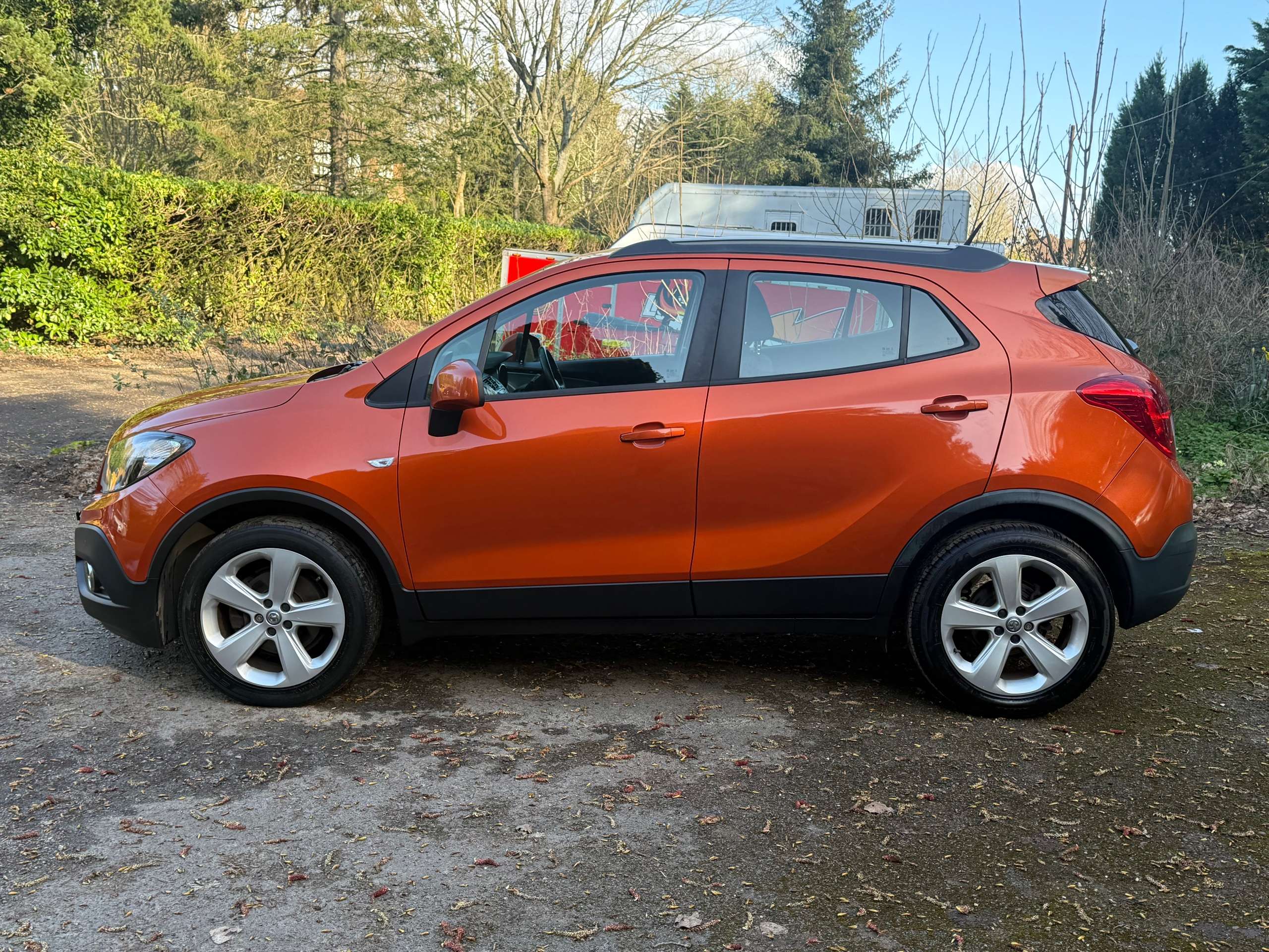 A 2015 VAUXHALL MOKKA 1.6 CDTi Tech Line SUV 5dr Diesel Manual 2WD Euro 6 (s/s) (136 ps) A 2015 VAUXHALL MOKKA 1.6 CDTi Tech Line SUV 5dr Diesel Manual 2WD Euro 6 (s/s) (136 ps)